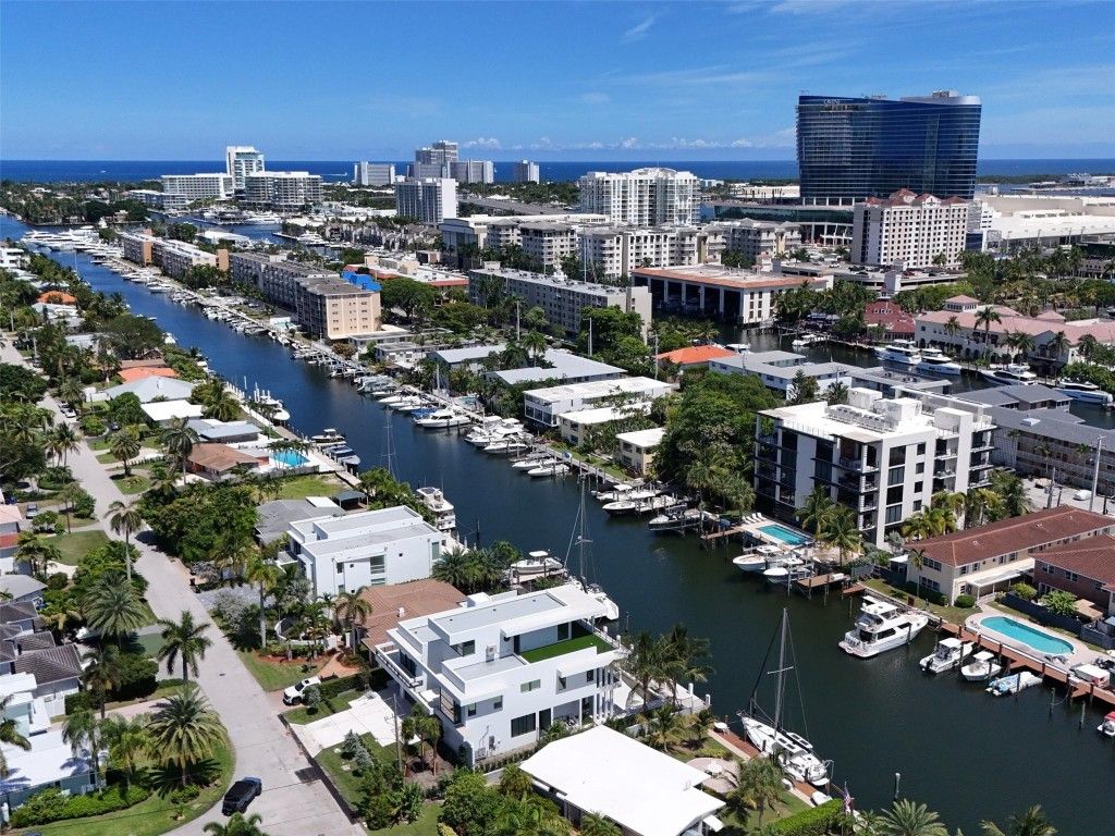 Photo of 1507 SE 15th Street #302, Fort Lauderdale, FL 33316 (MLS # F10529673)