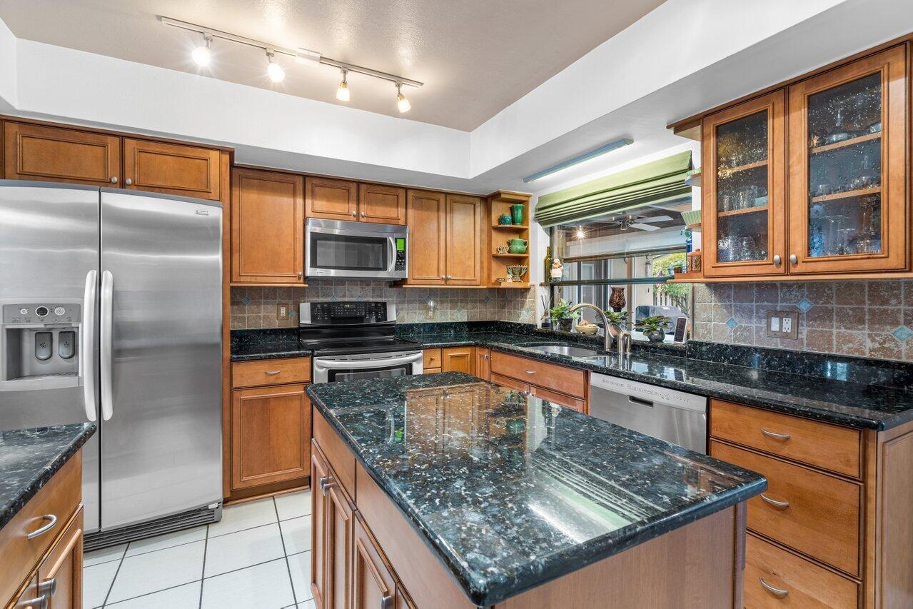 FLAMINGO GARDENS-LIVE OAK SEC - Residential