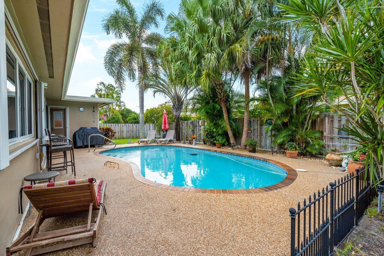 FLAMINGO GARDENS-LIVE OAK SEC - Residential