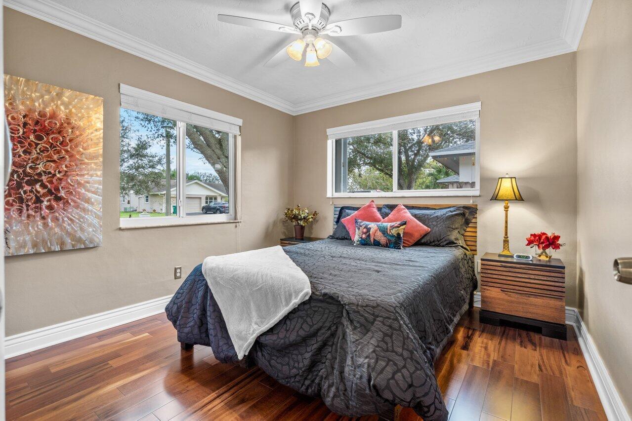 FLAMINGO GARDENS-LIVE OAK SEC - Residential