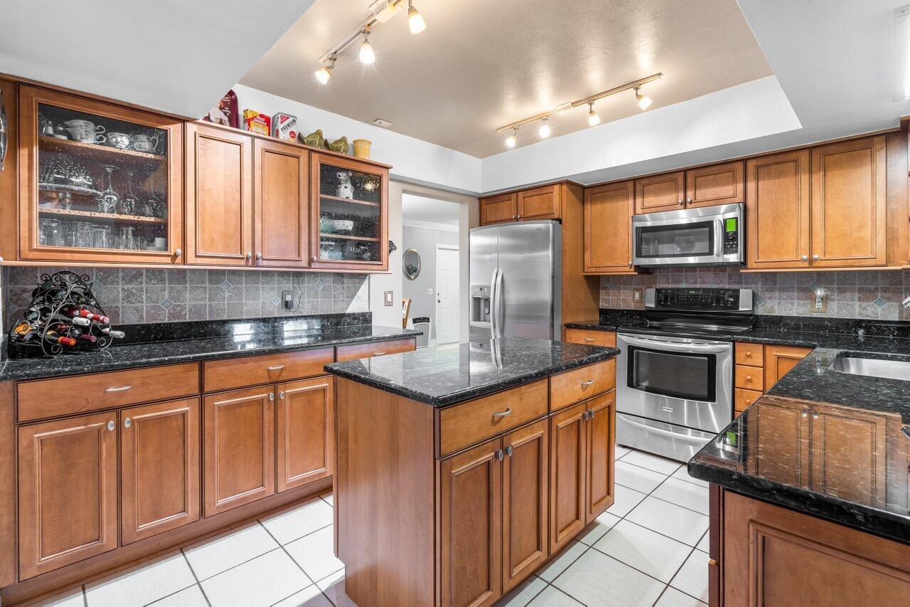 FLAMINGO GARDENS-LIVE OAK SEC - Residential