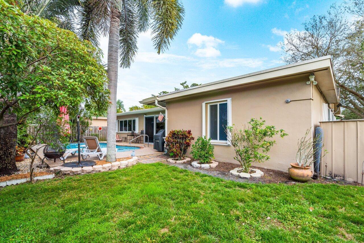 FLAMINGO GARDENS-LIVE OAK SEC - Residential