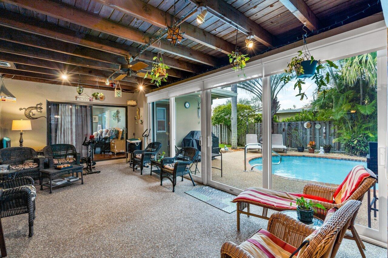 FLAMINGO GARDENS-LIVE OAK SEC - Residential