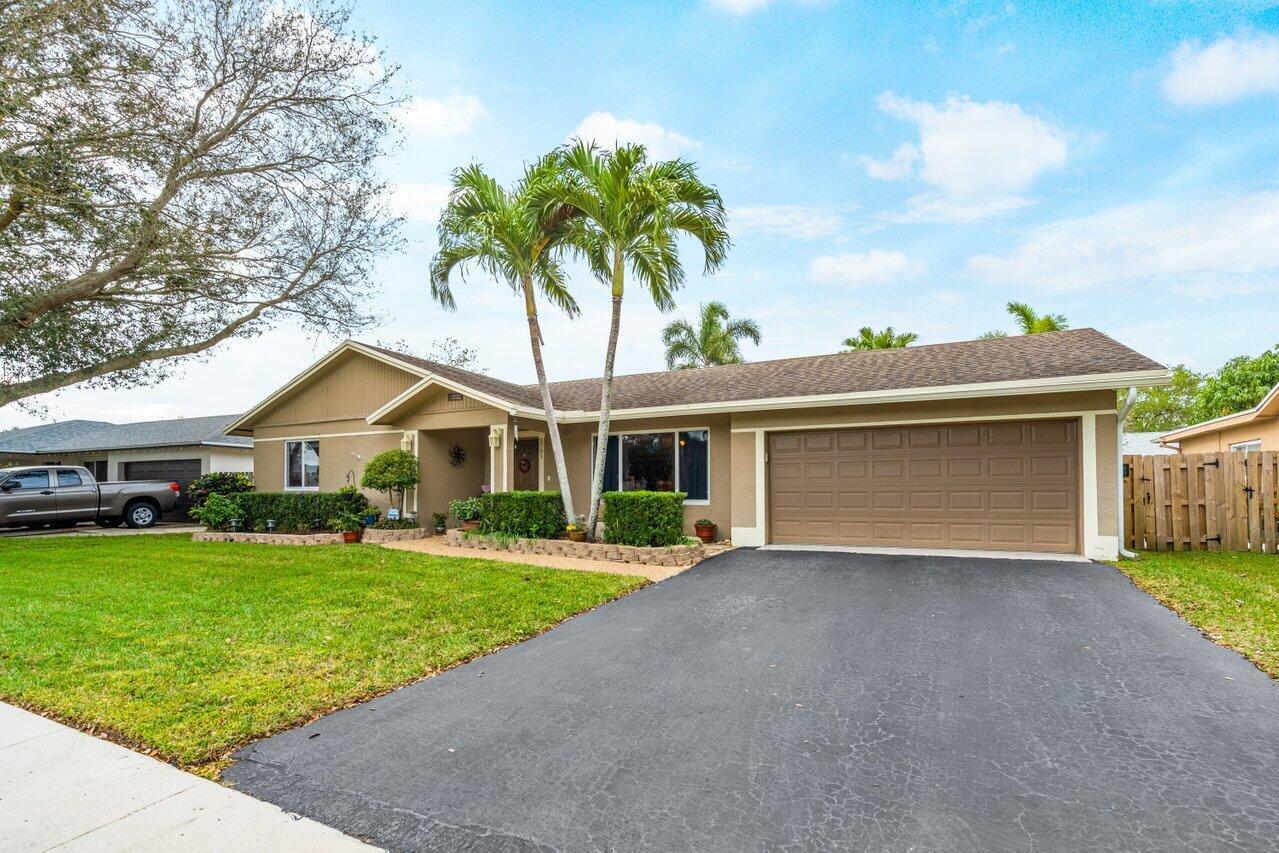 FLAMINGO GARDENS-LIVE OAK SEC - Residential