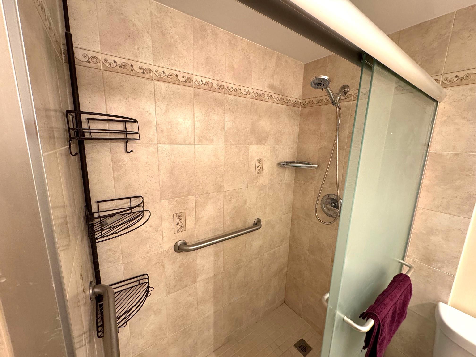 5208 NE 24th Ter F216