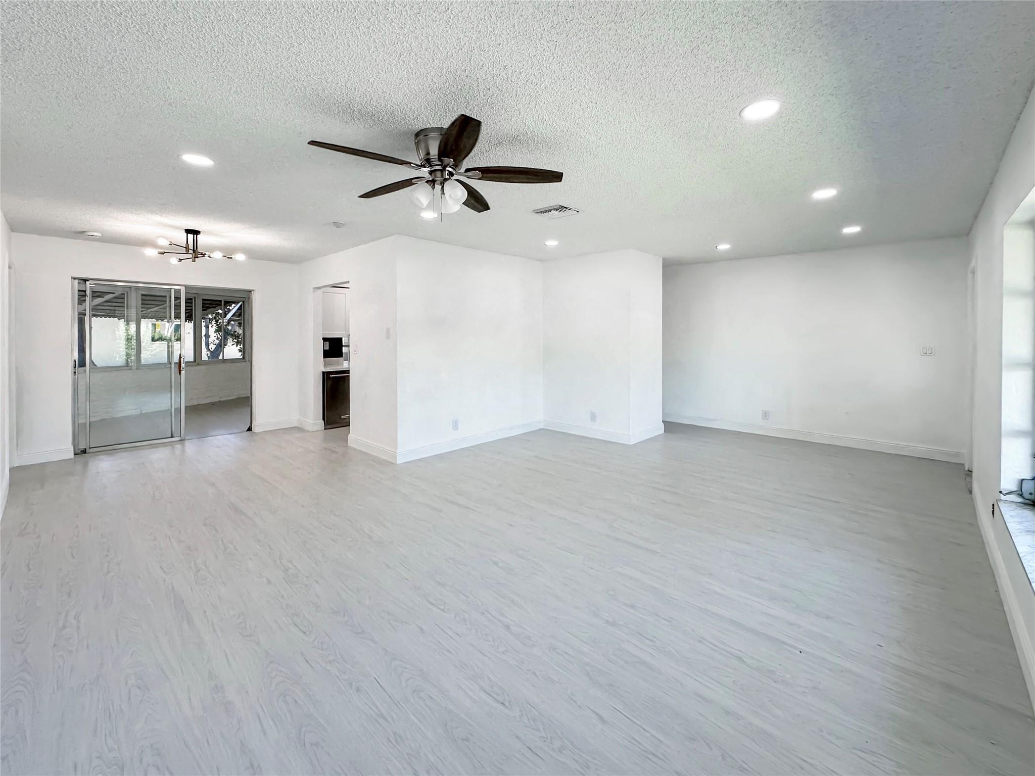 MAINLANDS OF TAMARAC LAKE - Residential