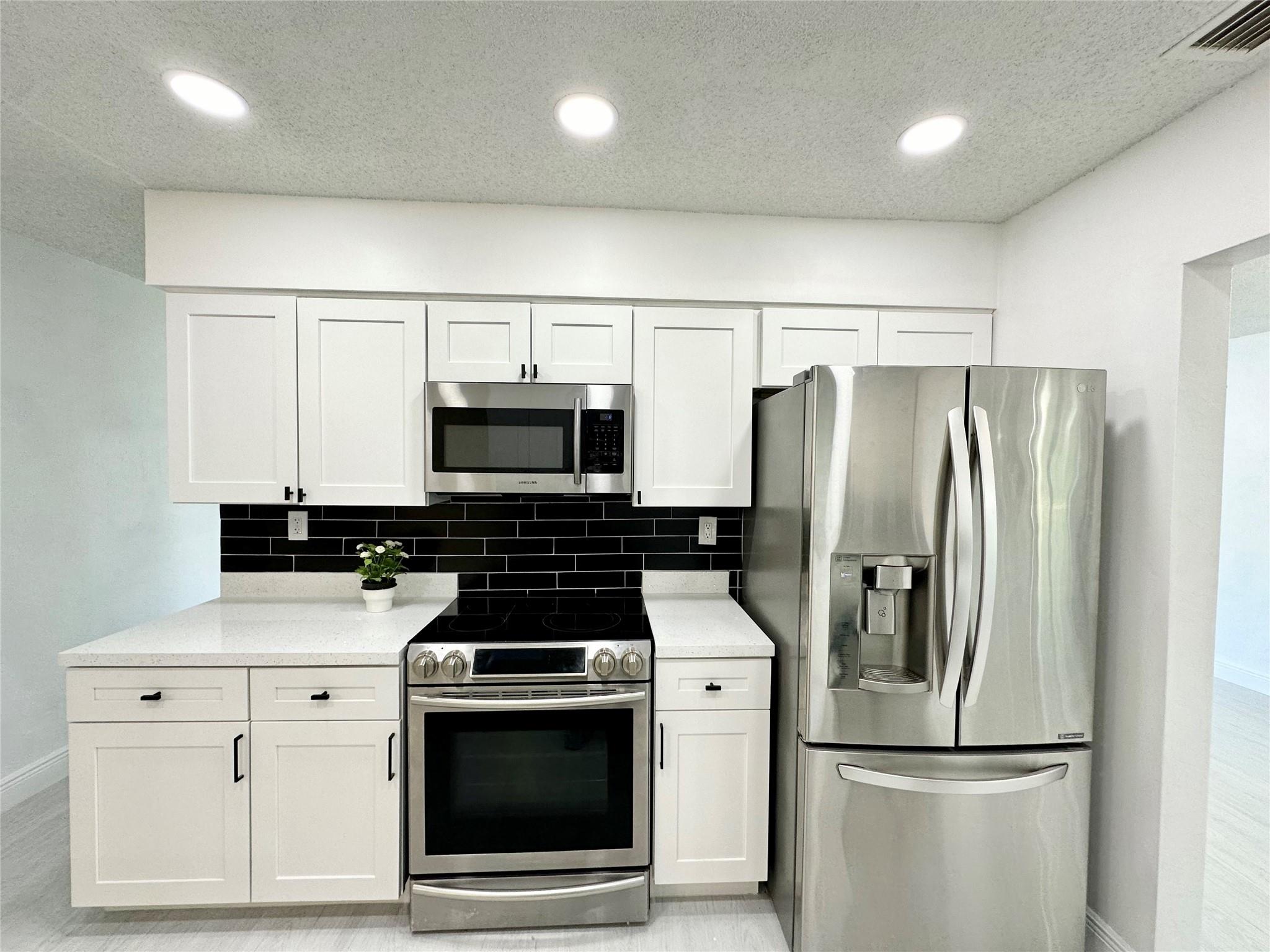 MAINLANDS OF TAMARAC LAKE - Residential