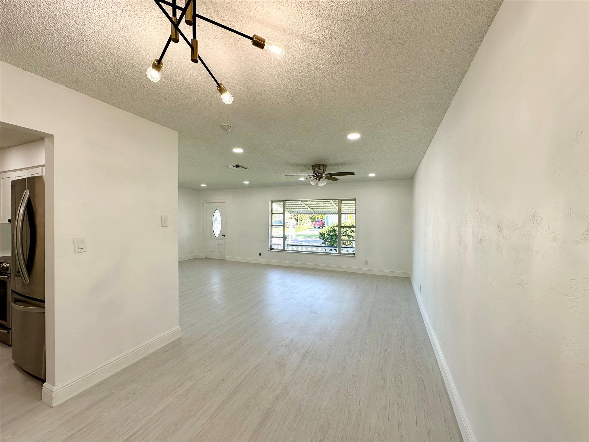 MAINLANDS OF TAMARAC LAKE - Residential
