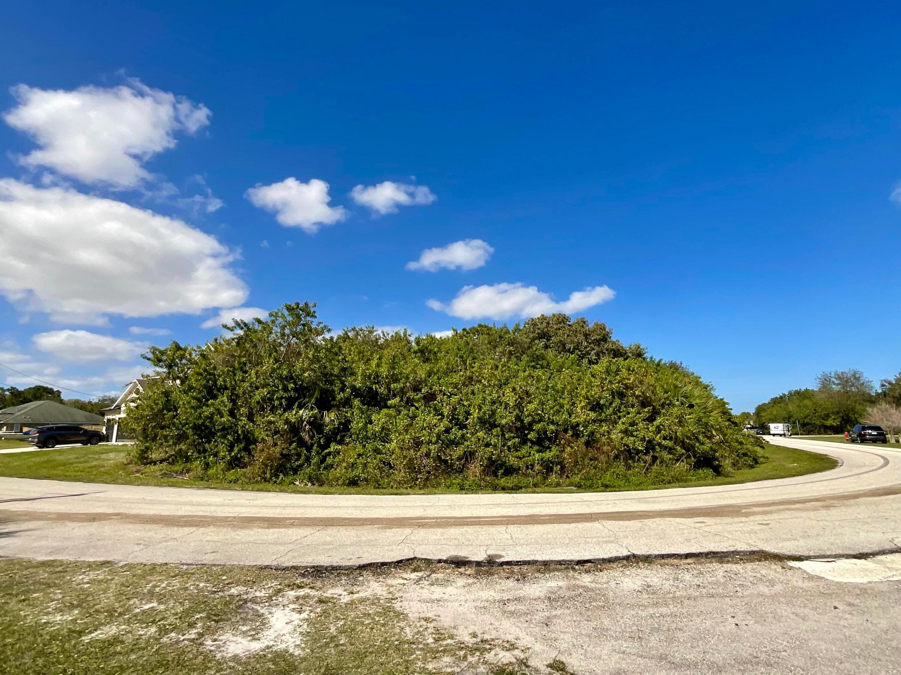 PORT ST LUCIE SECTION 33 - Land