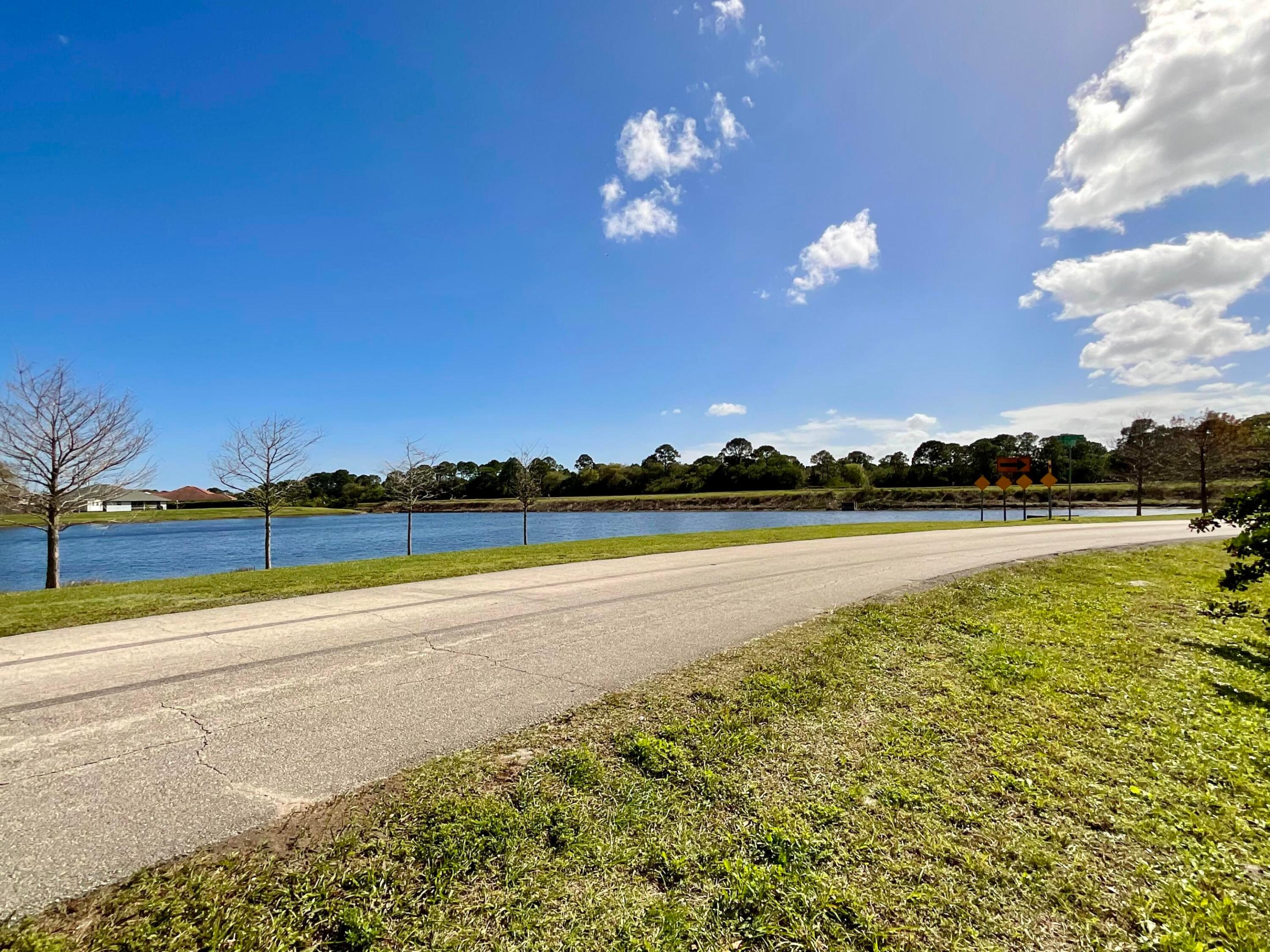 PORT ST LUCIE SECTION 33 - Land