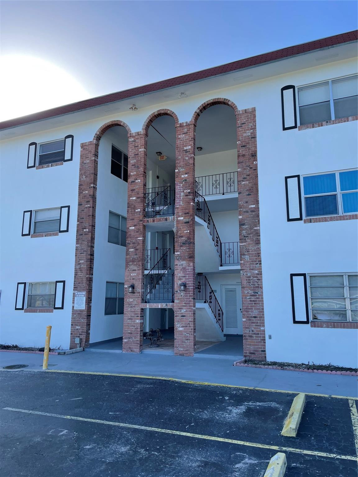 Paradise Gardens Inc Cond - Residential Lease