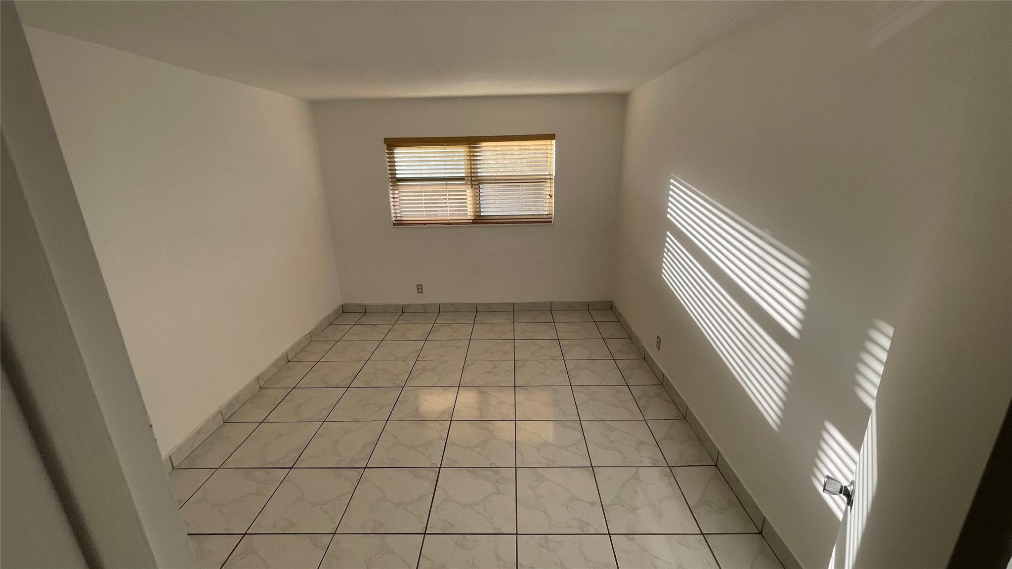 Paradise Gardens Inc Cond - Residential Lease