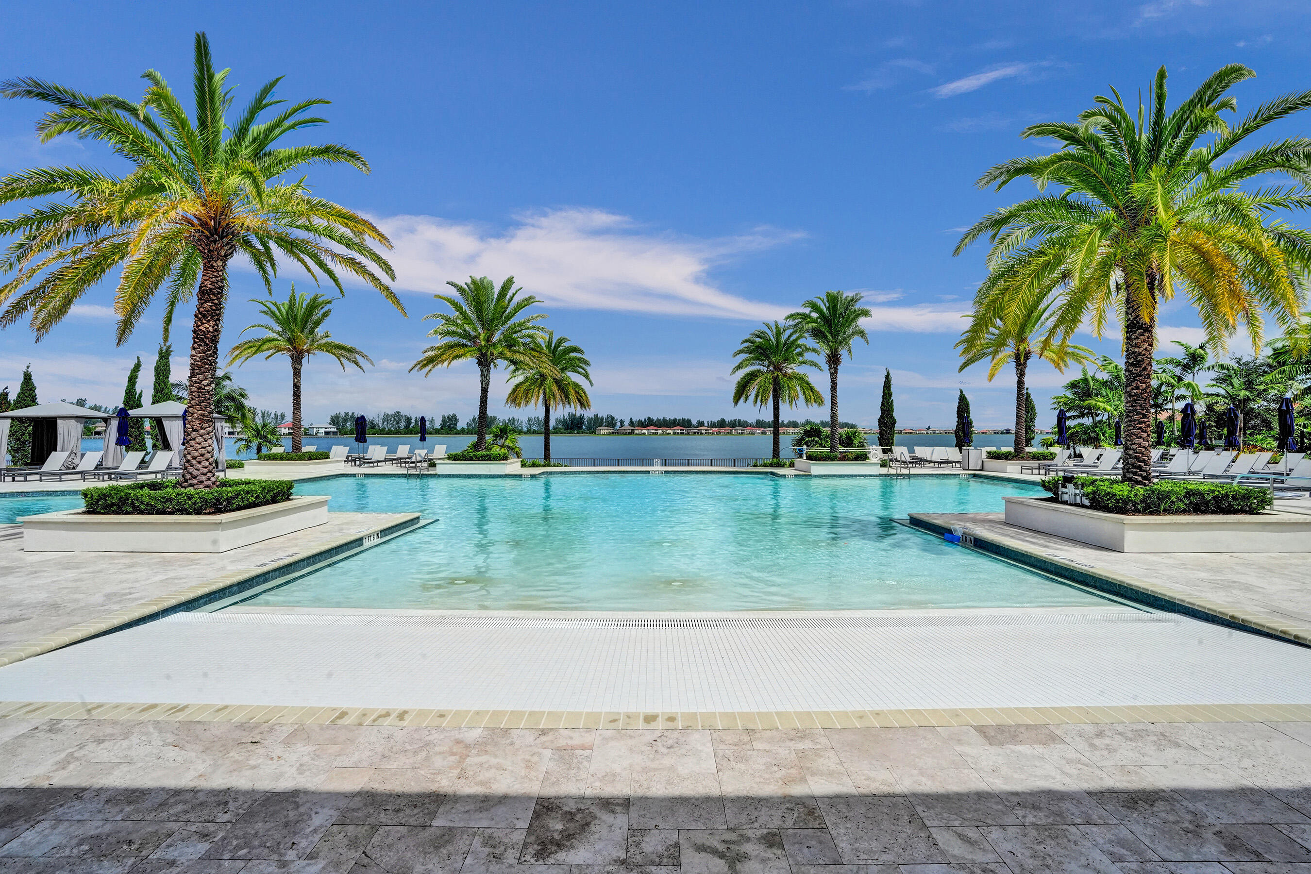 PARKLAND BAY - Residential