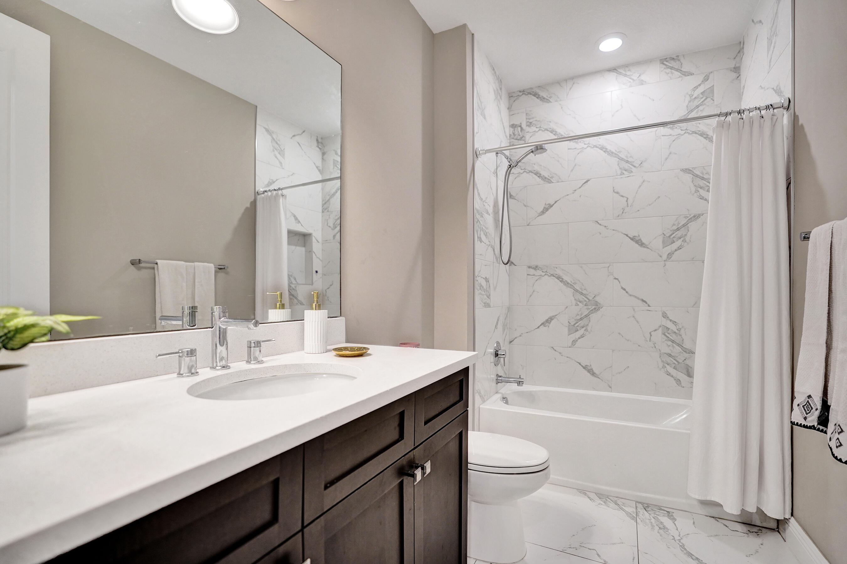 PARKLAND BAY - Residential