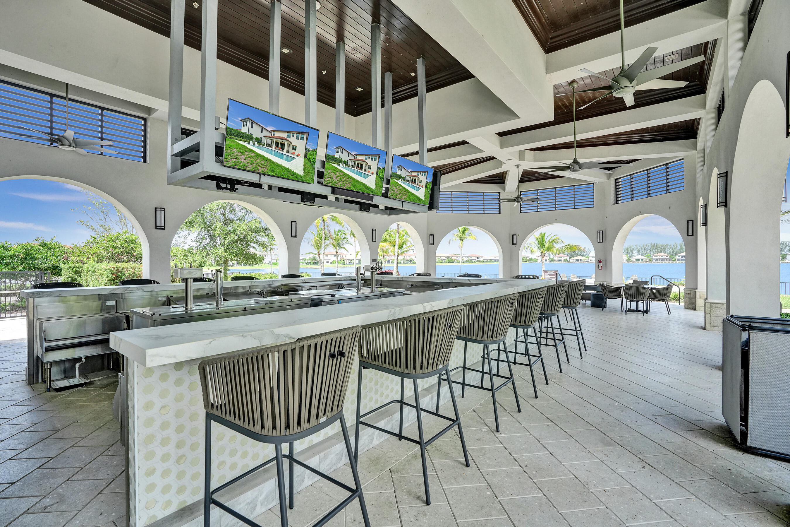 PARKLAND BAY - Residential