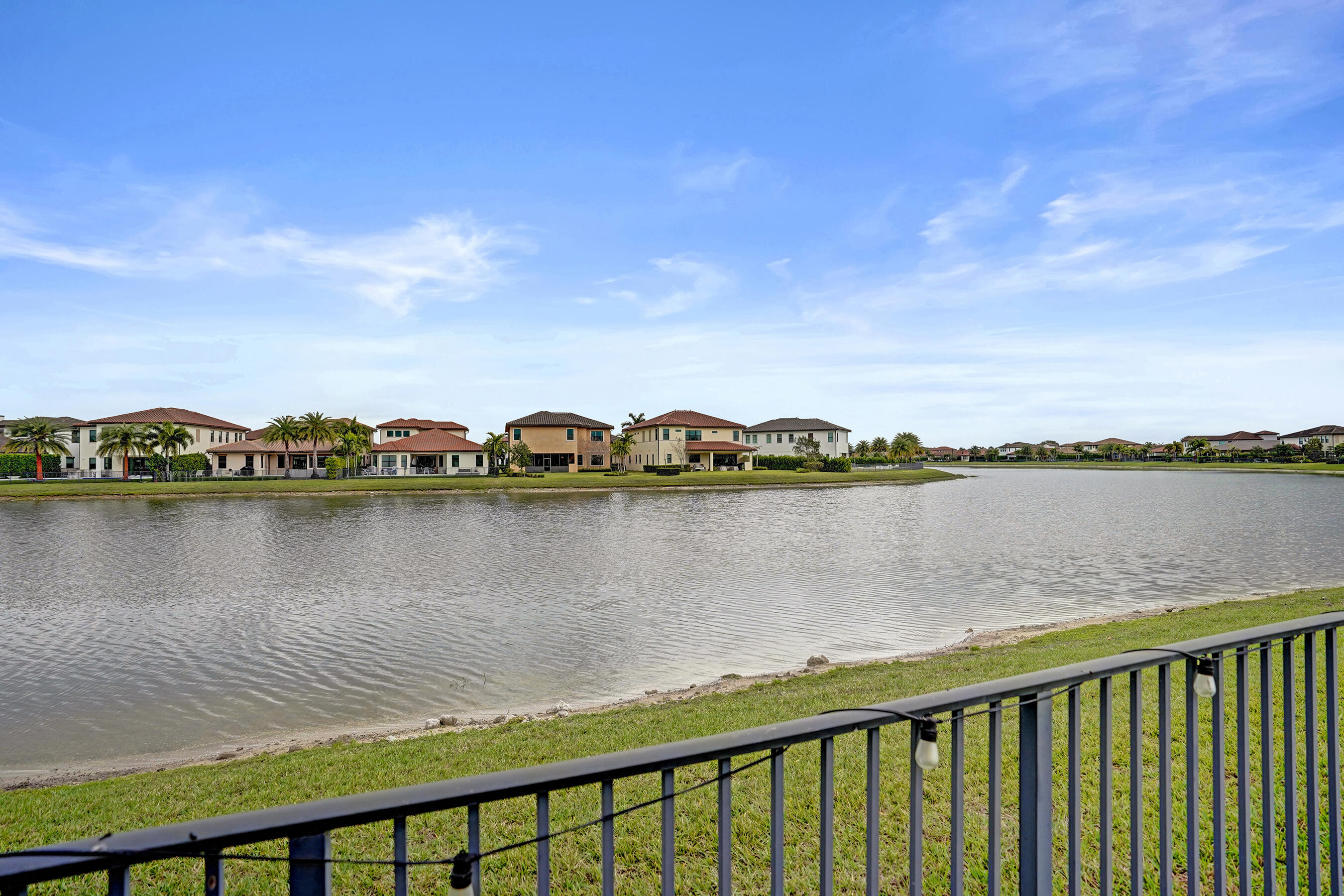 PARKLAND BAY - Residential