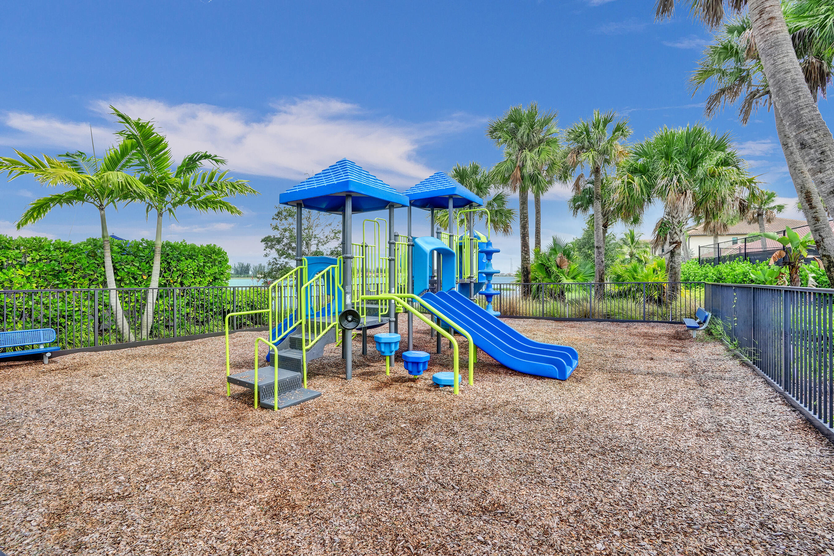 PARKLAND BAY - Residential