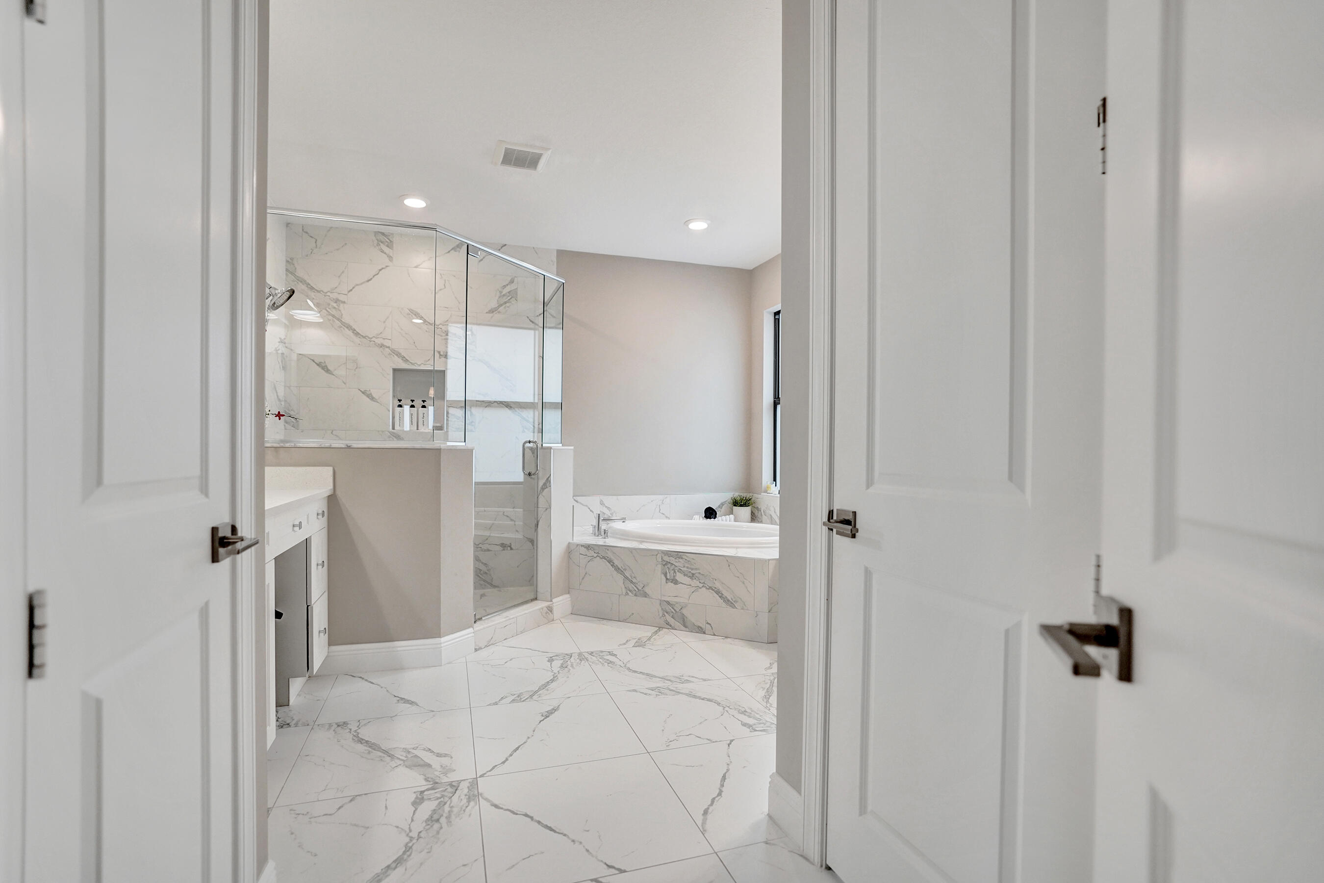 PARKLAND BAY - Residential