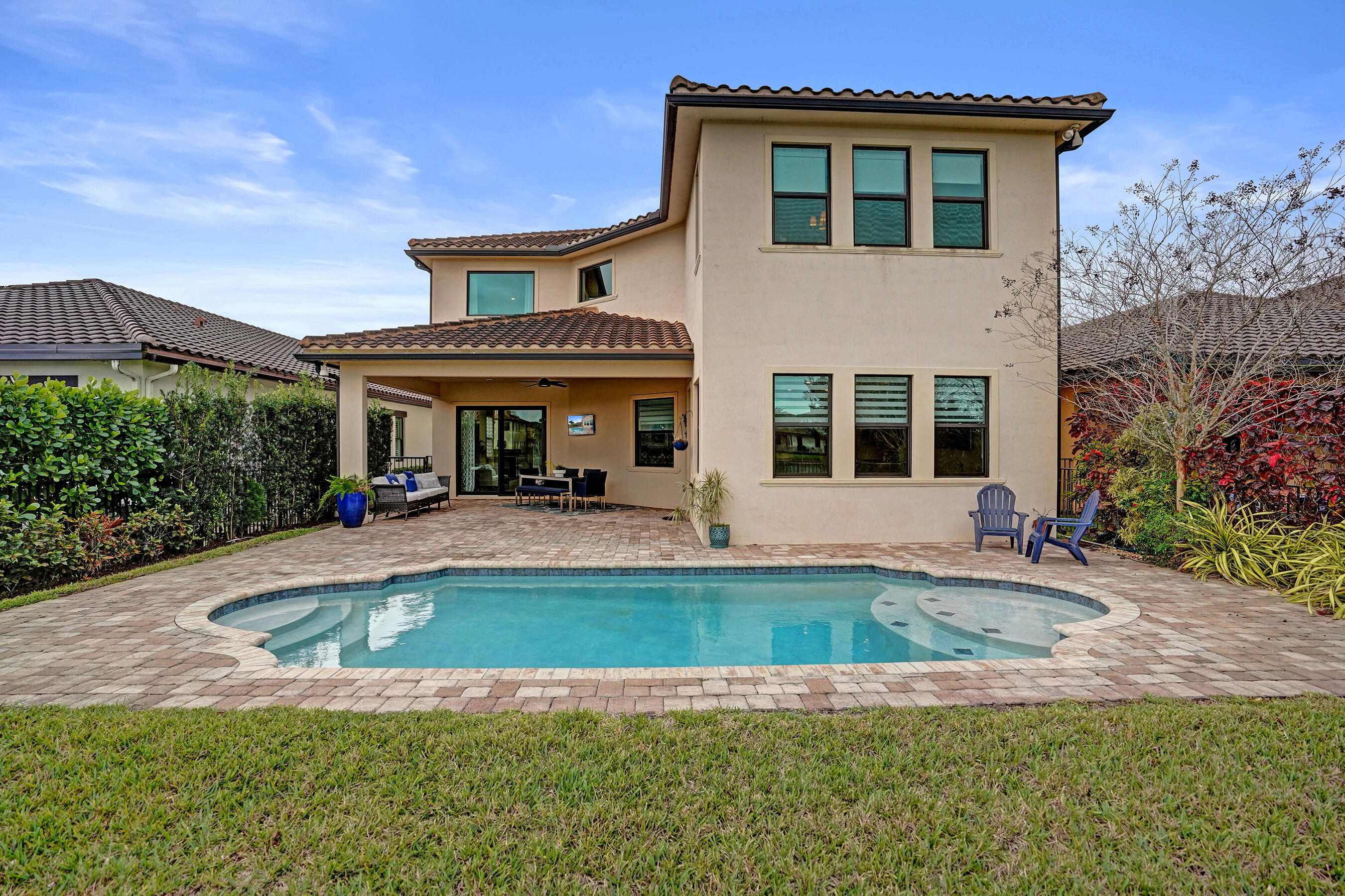 PARKLAND BAY - Residential