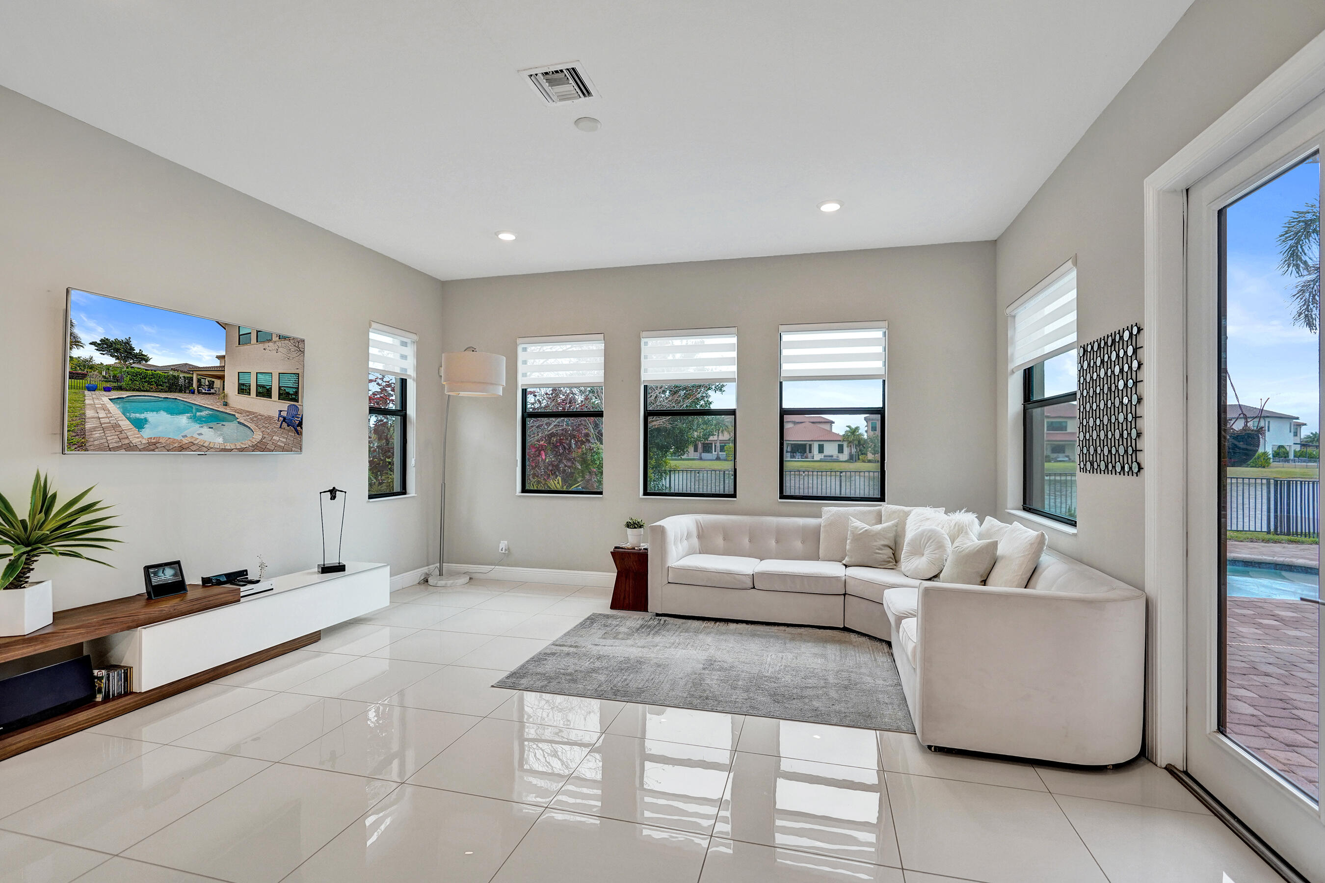 PARKLAND BAY - Residential