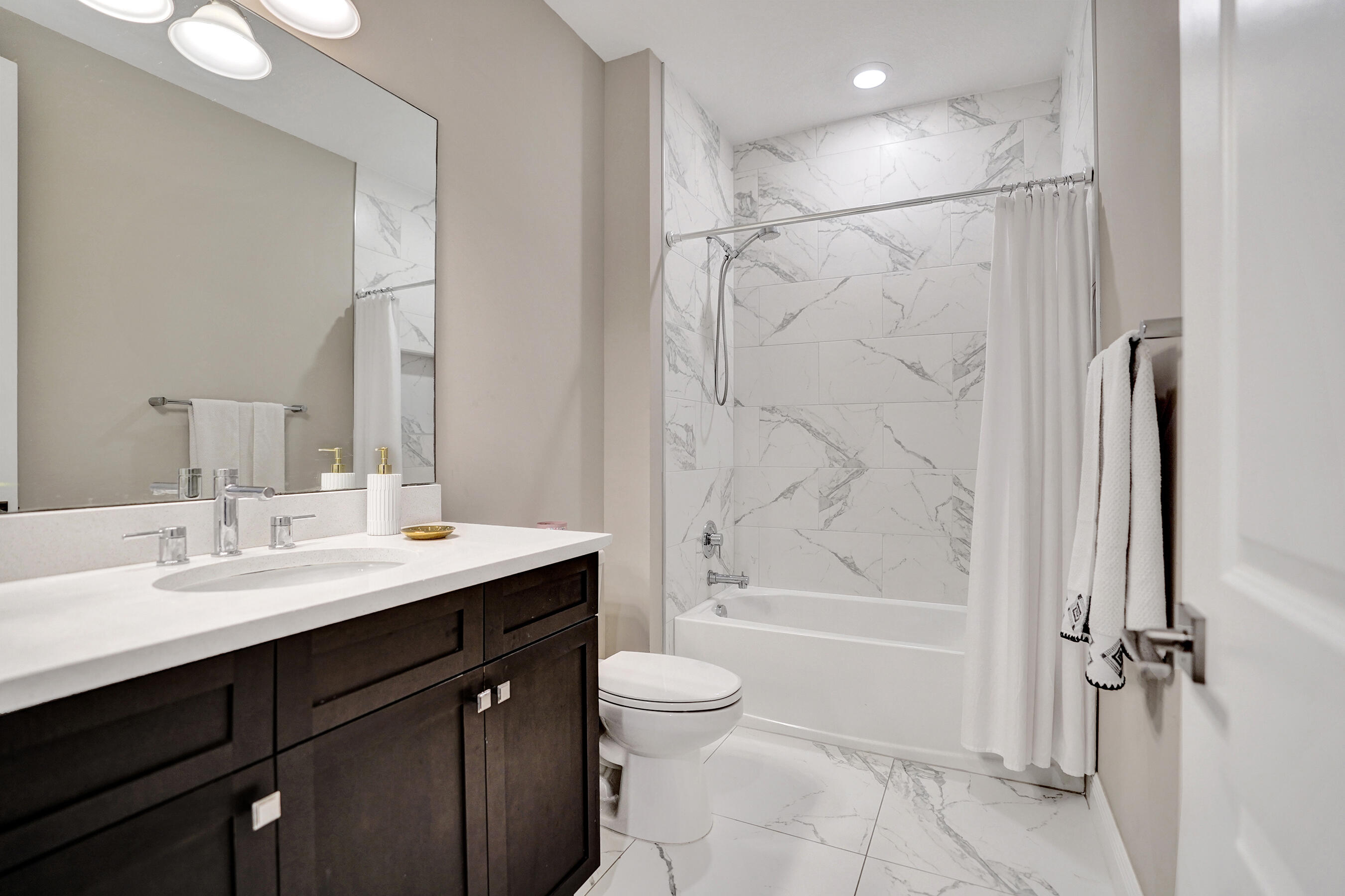 PARKLAND BAY - Residential