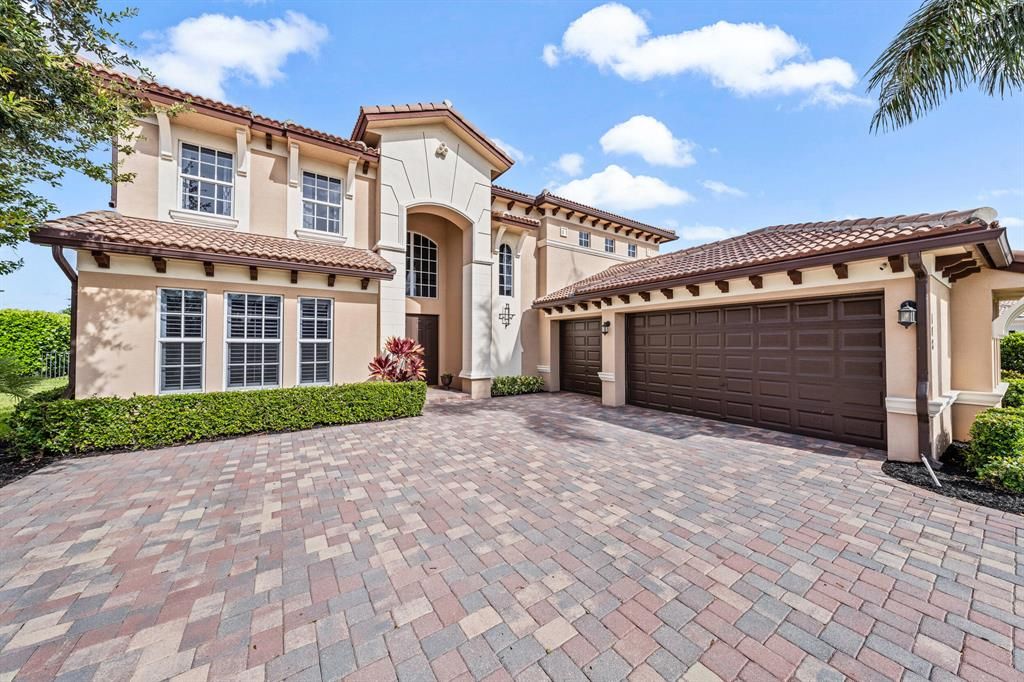 Photo of 148 Manor Circle, Jupiter, FL 33458 (MLS # R10808131)