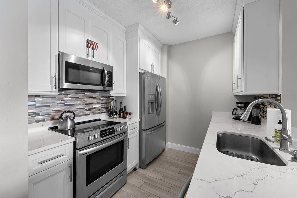 630 S Sapodilla Avenue 431