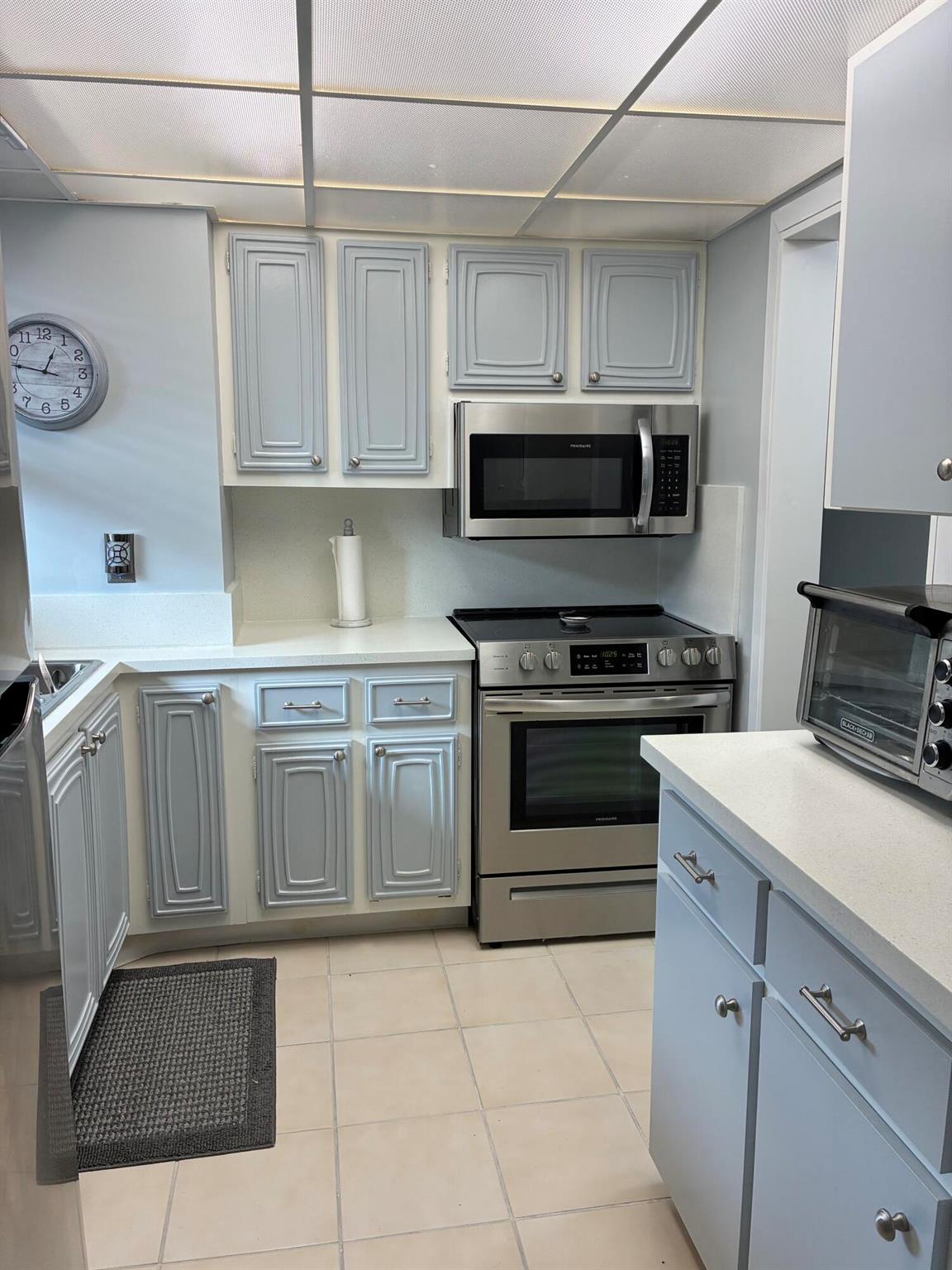 LAKESIDE VILLAGE CONDO 10 - Residential Lease