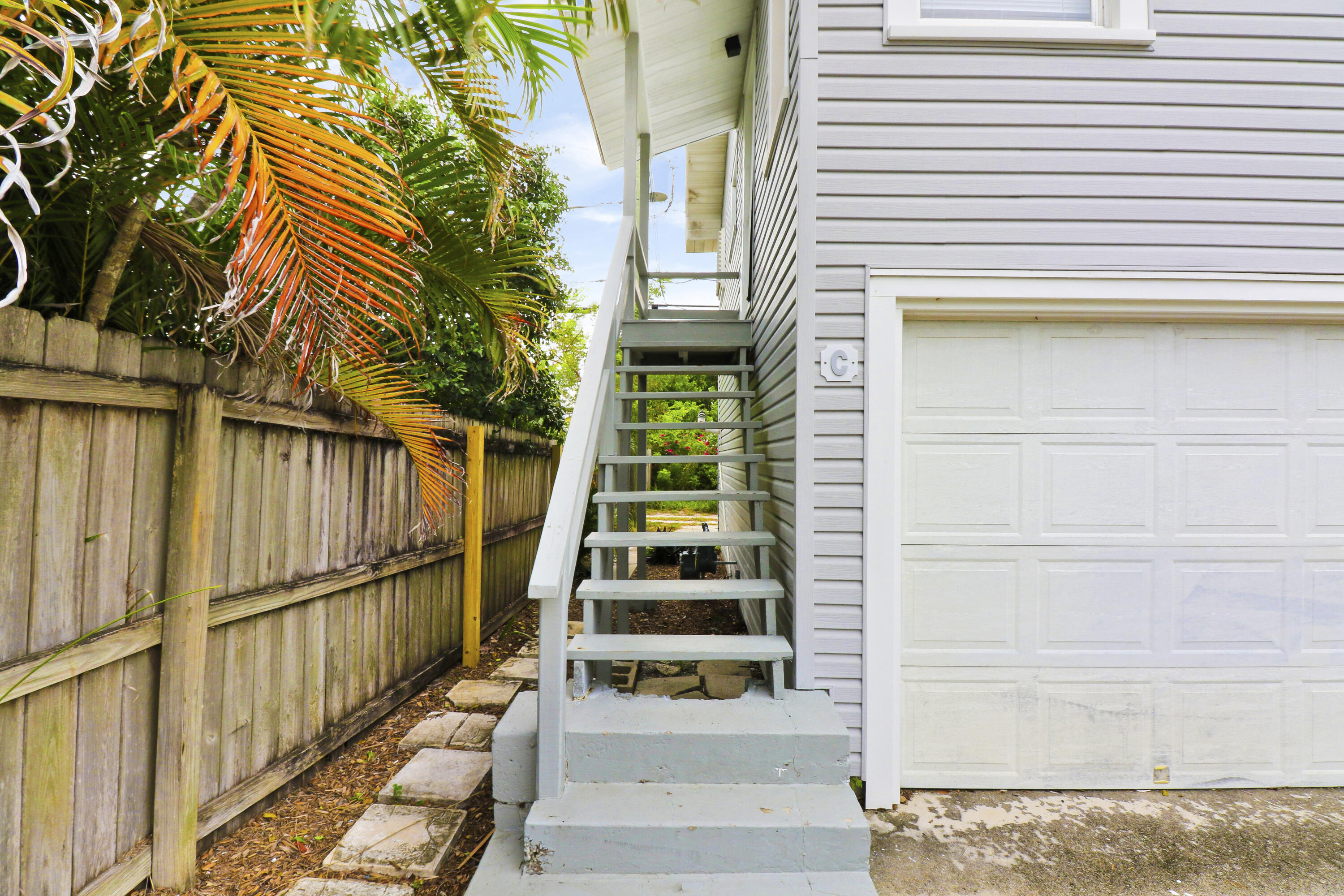 LAKE WORTH TOWN OF - Residential Lease