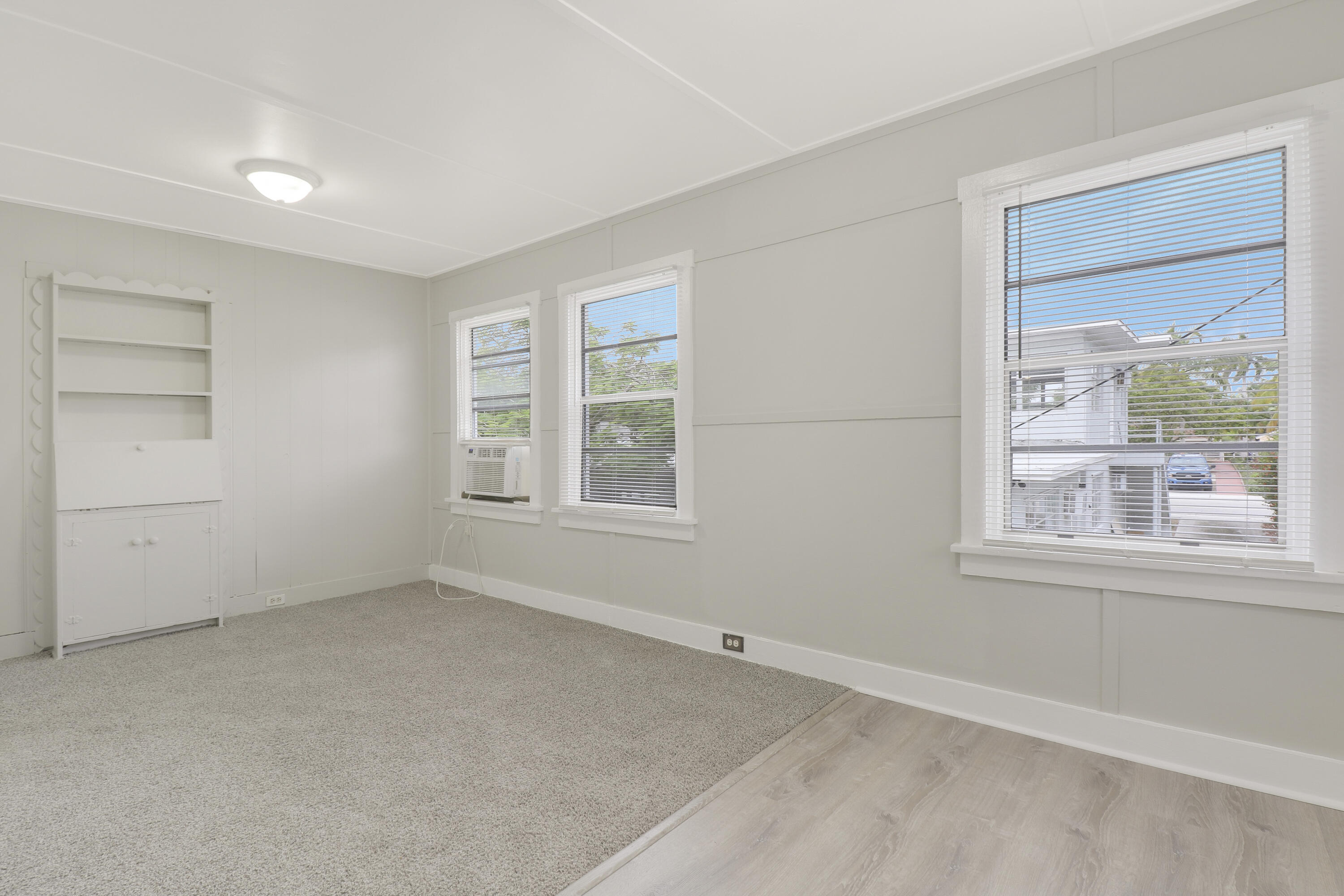 LAKE WORTH TOWN OF - Residential Lease