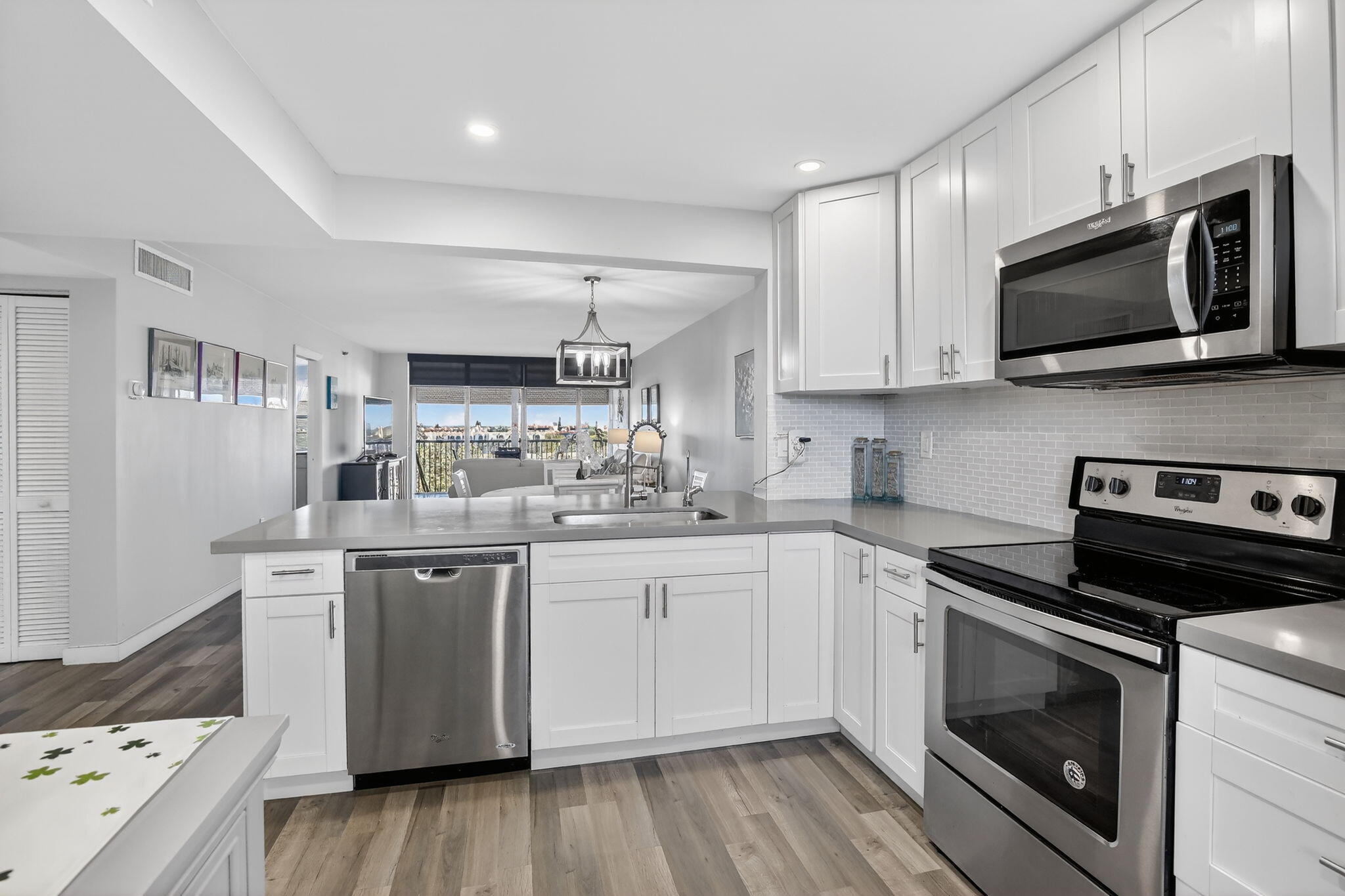 18TH HOLE AT INVERRARY CONDO - Residential