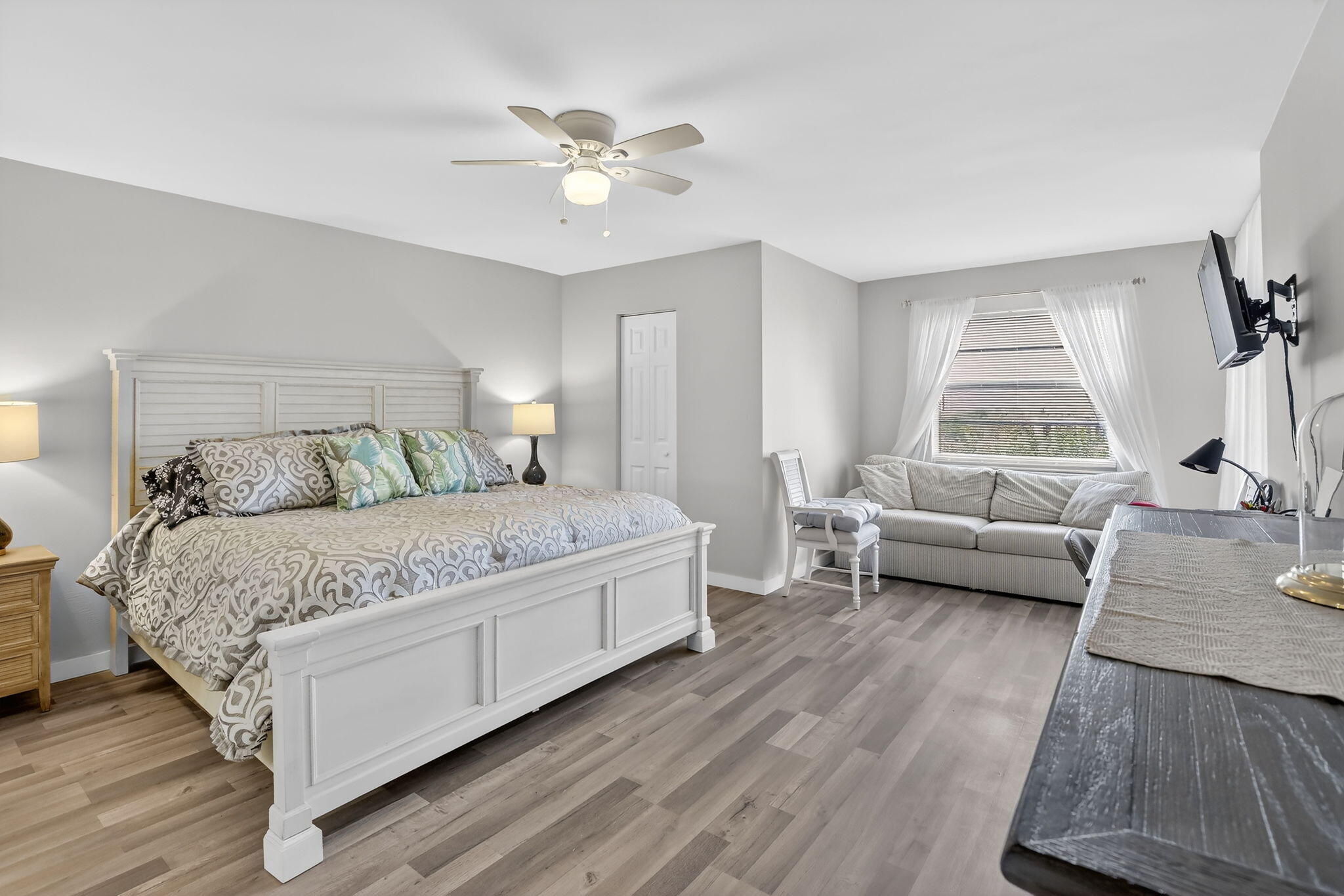 18TH HOLE AT INVERRARY CONDO - Residential