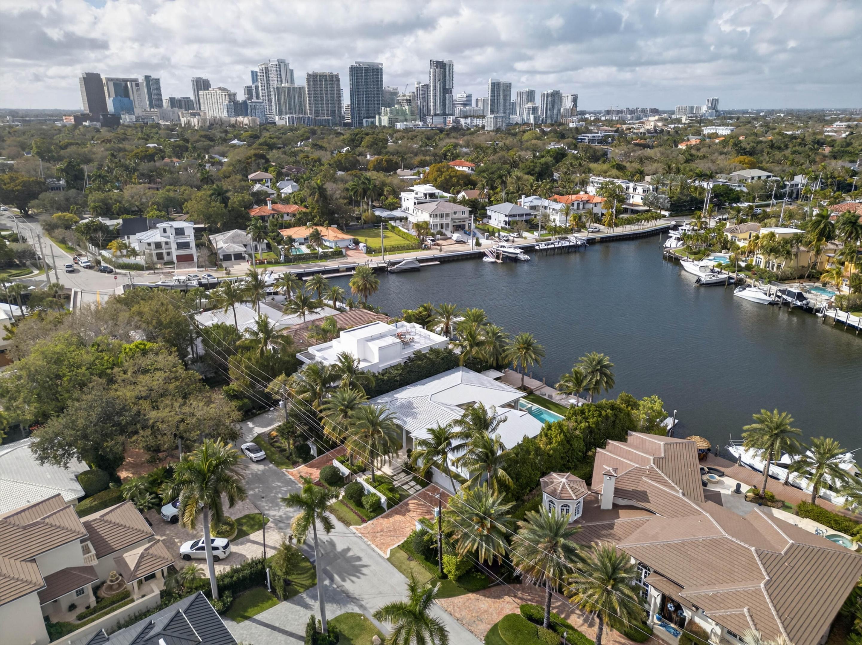 RIO VISTA ISLES - Residential