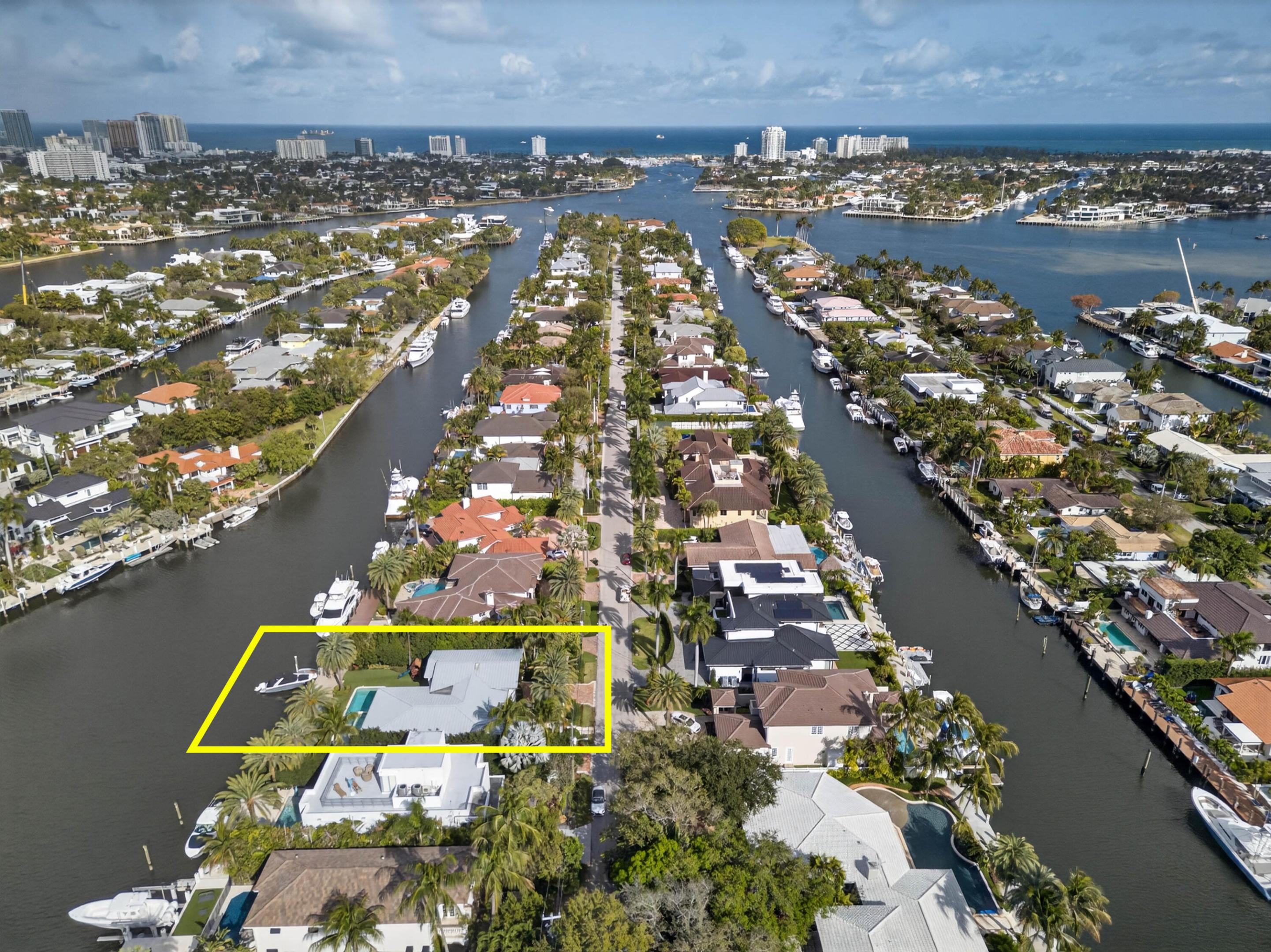 RIO VISTA ISLES - Residential