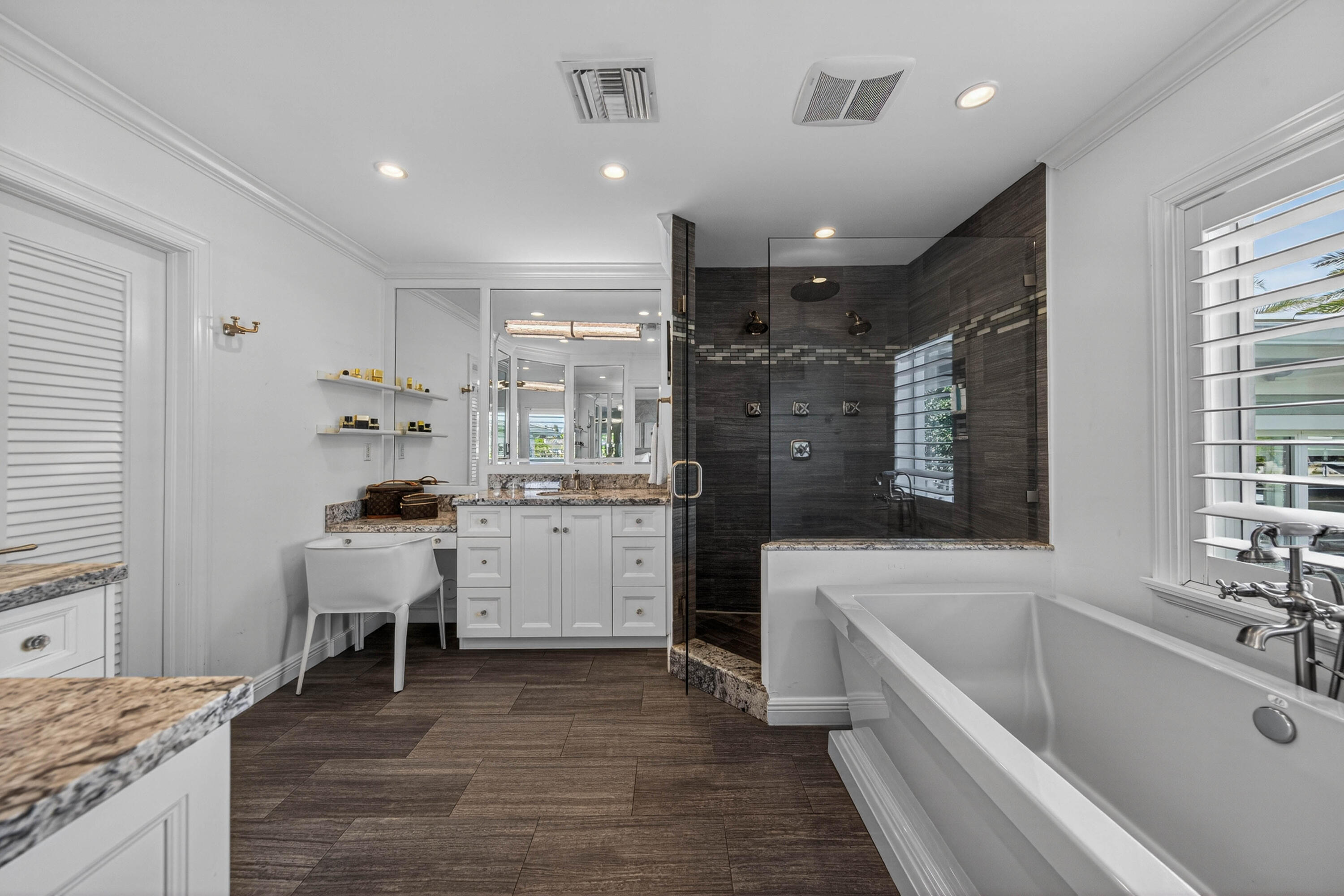 RIO VISTA ISLES - Residential