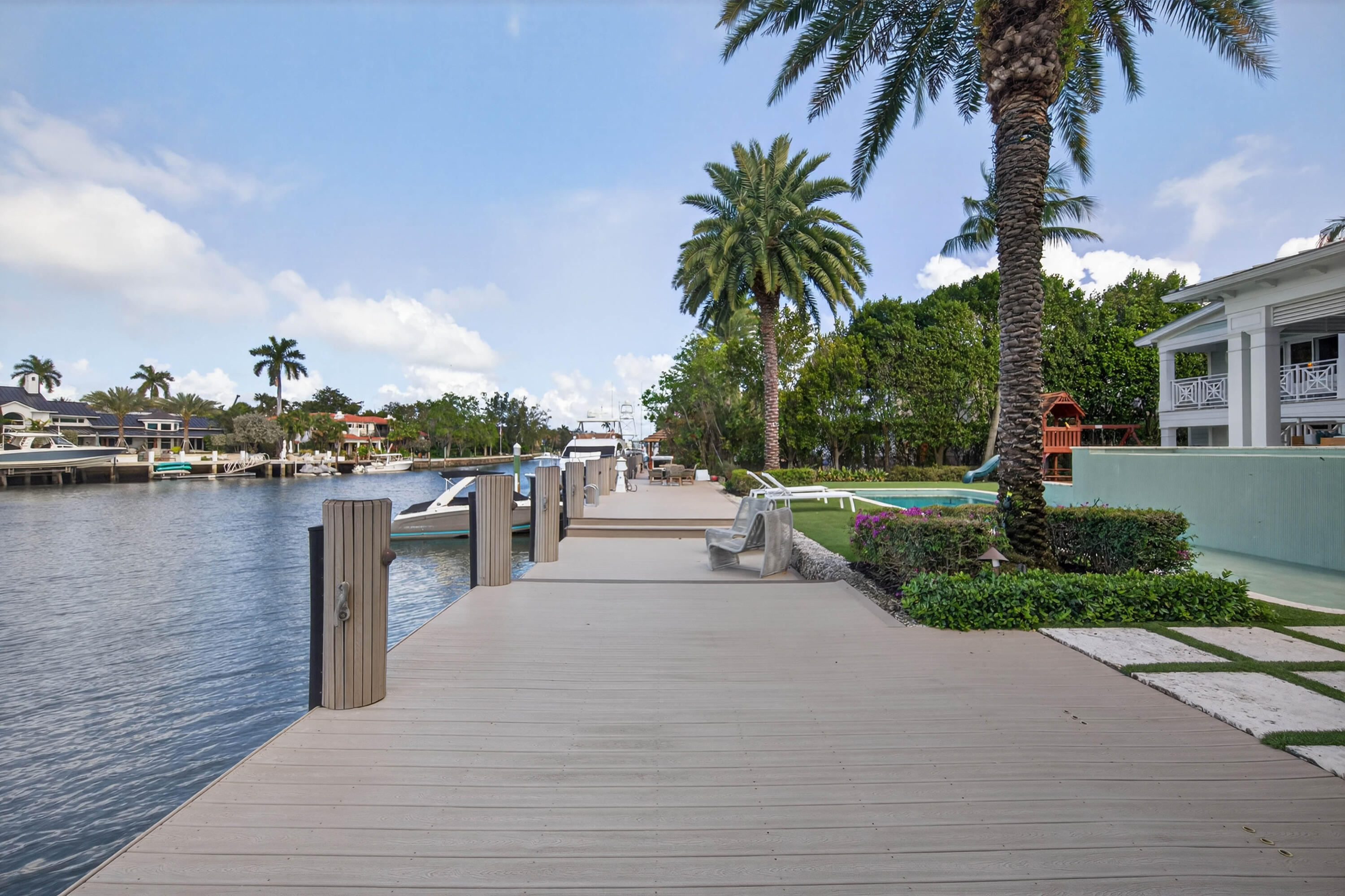 RIO VISTA ISLES - Residential