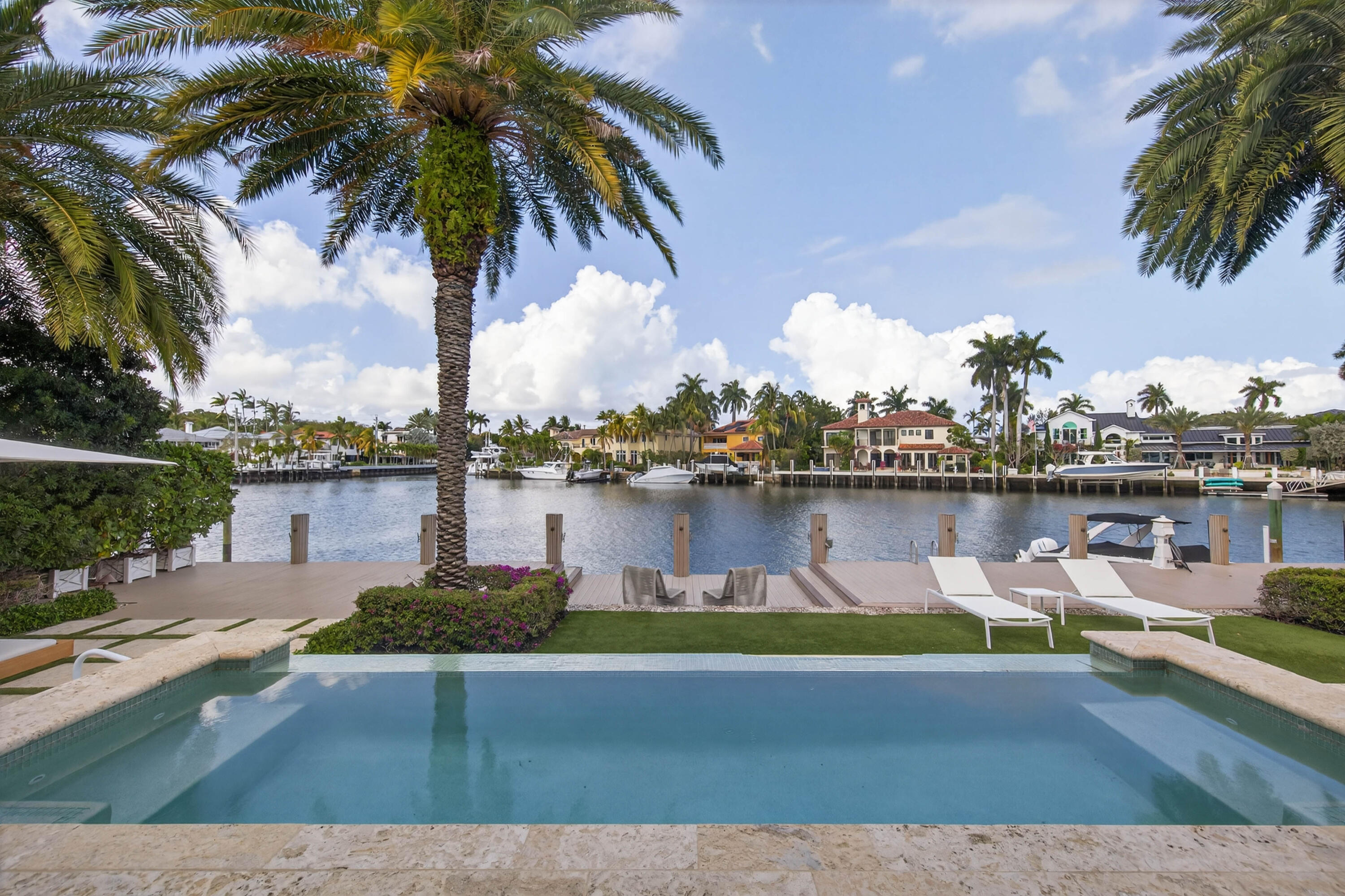 RIO VISTA ISLES - Residential