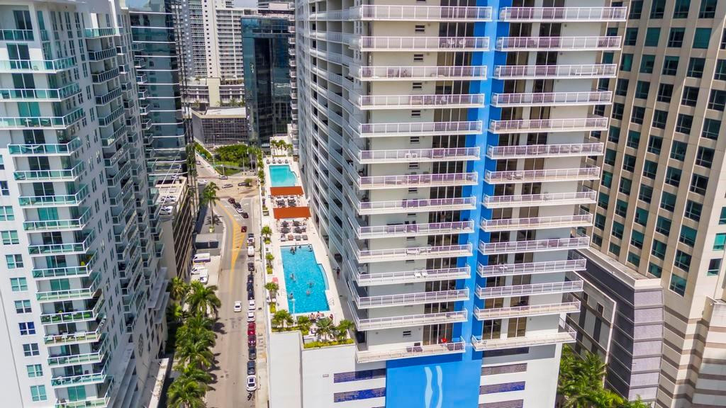 THE CLUB AT BRICKELL BAY - Residential