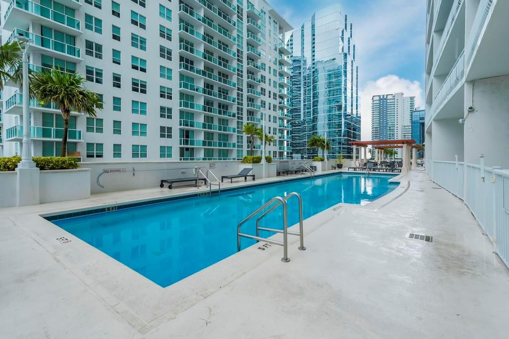 THE CLUB AT BRICKELL BAY - Residential
