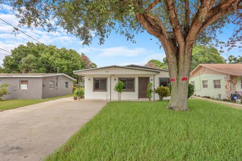 Photo of 2008 Avenue N, Fort Pierce, FL 34950 (MLS # B26059238)