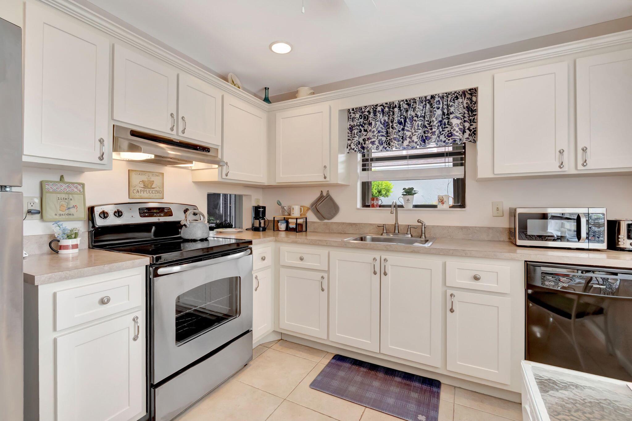 835 NW 32nd Avenue