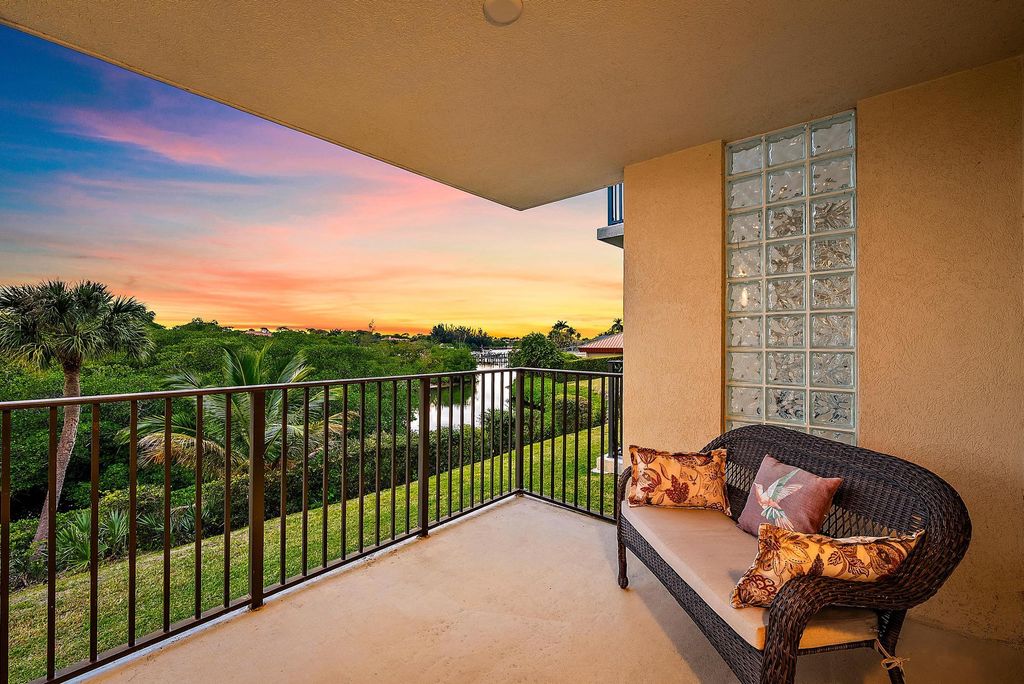 Photo of 1701 Marina Isle Way #202, Jupiter, FL 33477 (MLS # R11164504)