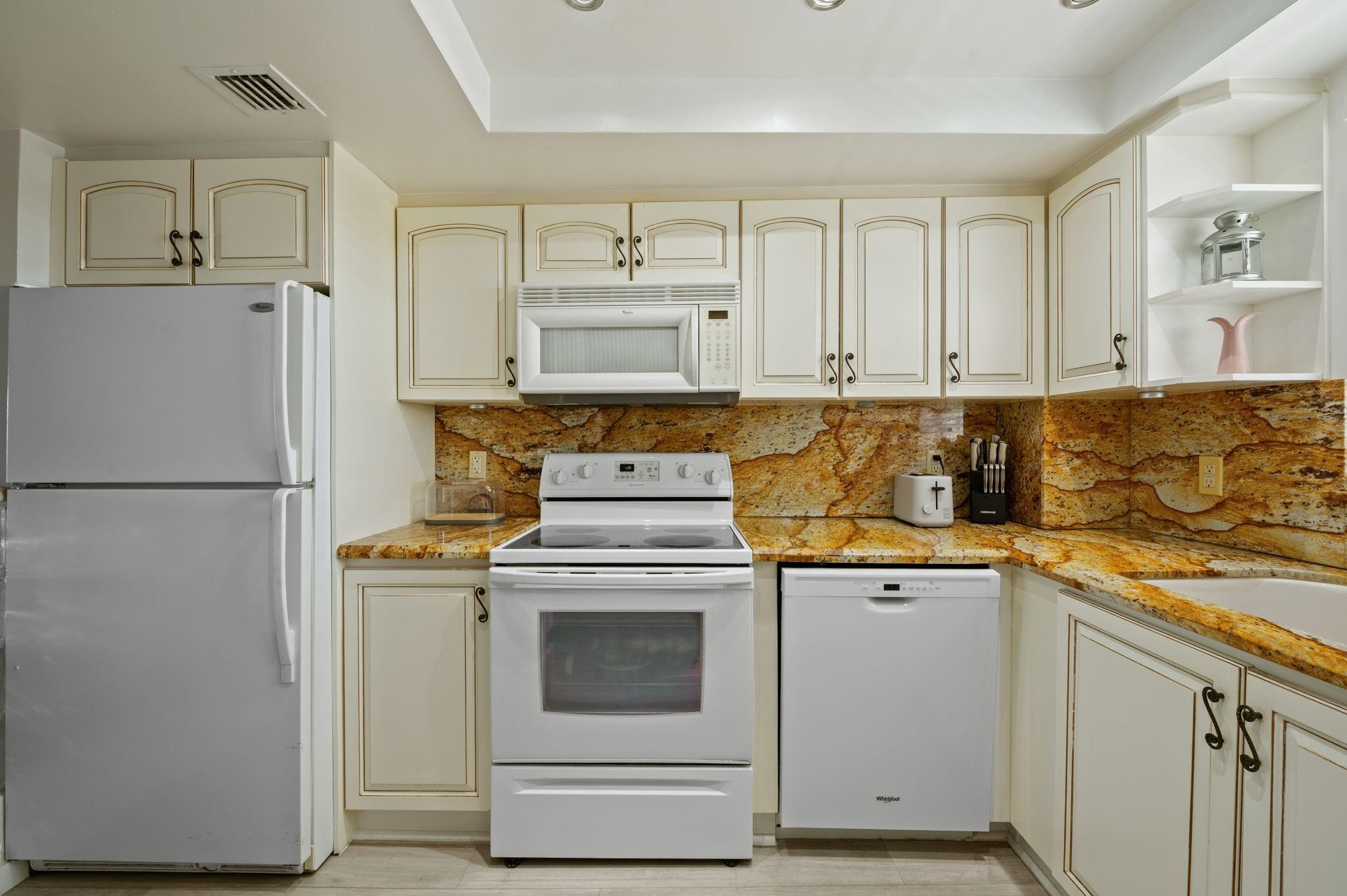 Pompano Yacht& Beach Club - Residential