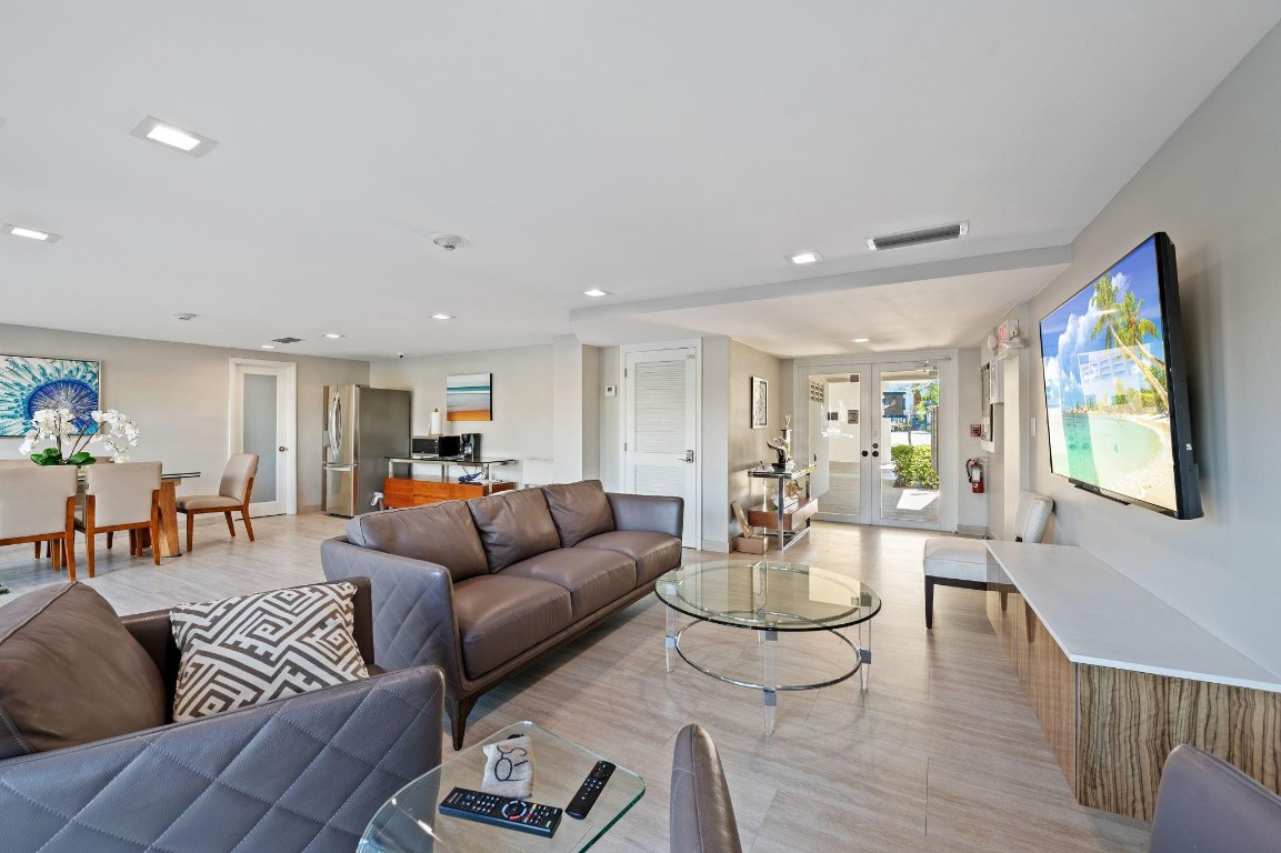 Pompano Yacht& Beach Club - Residential