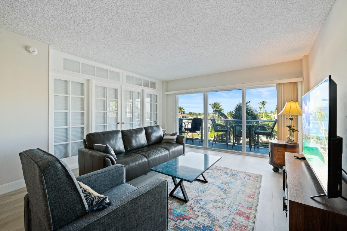 Pompano Yacht& Beach Club - Residential