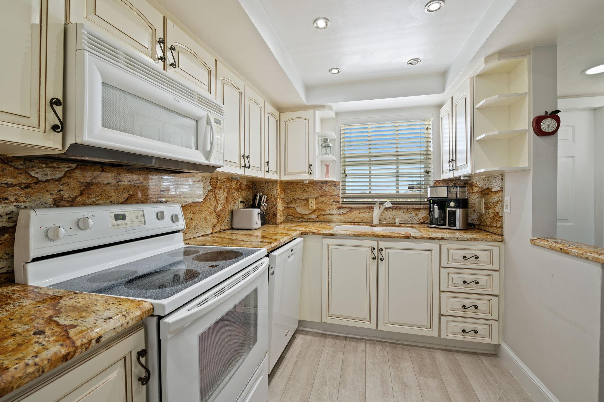 Pompano Yacht& Beach Club - Residential