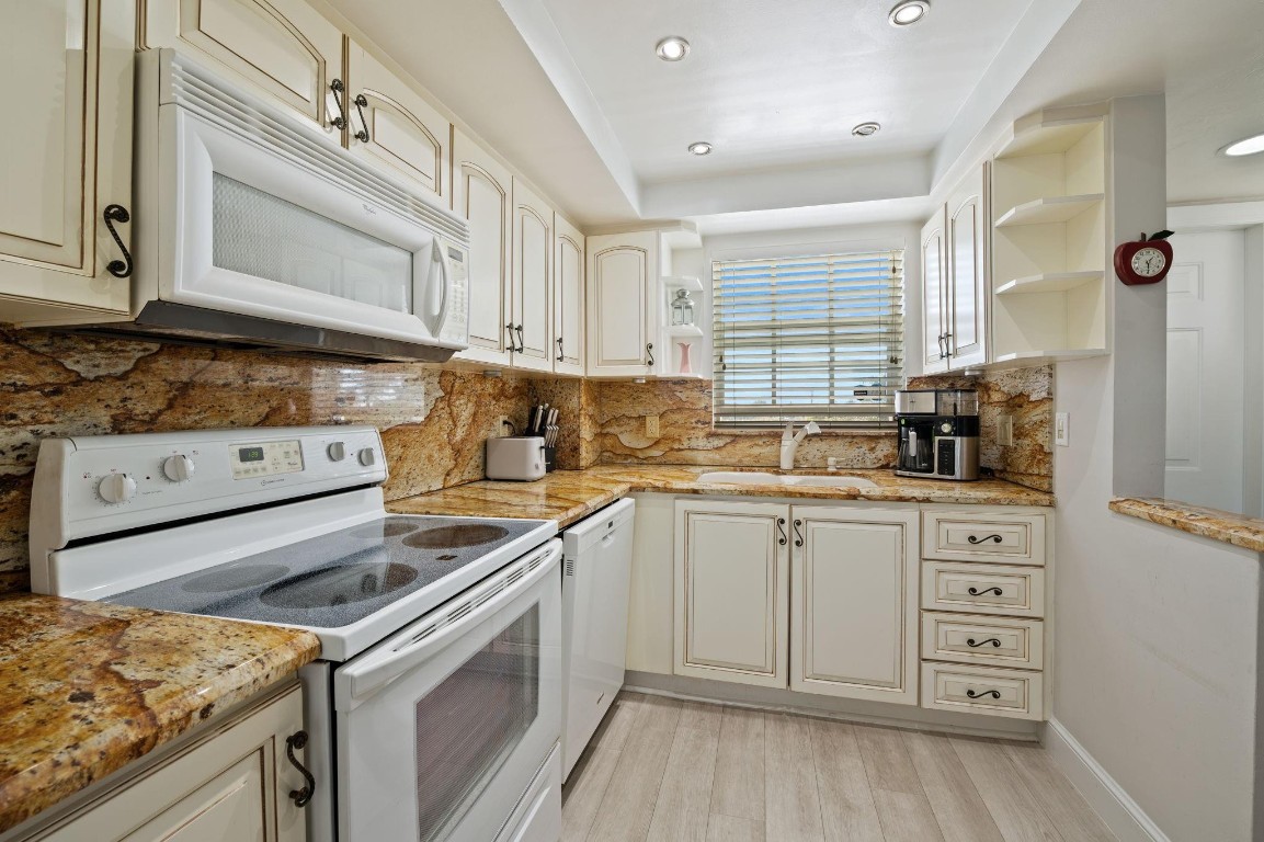 Pompano Yacht& Beach Club - Residential