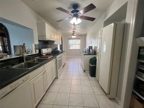 Single Family Residence in Sunrise FL 3010 113th Ave Ave 18.jpg