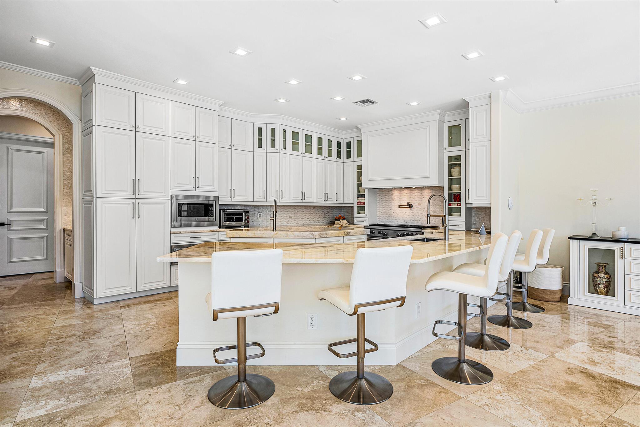 HARBOUR EAST - Residential