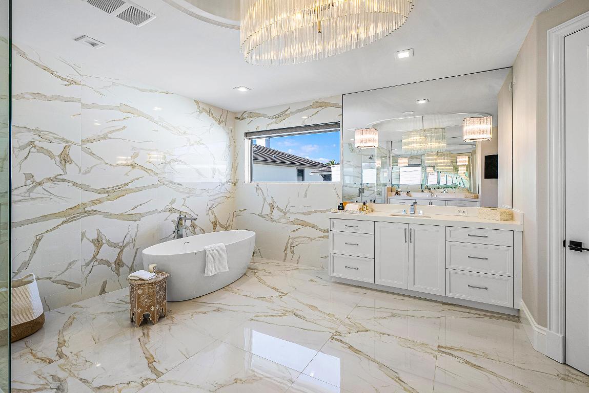 HARBOUR EAST - Residential